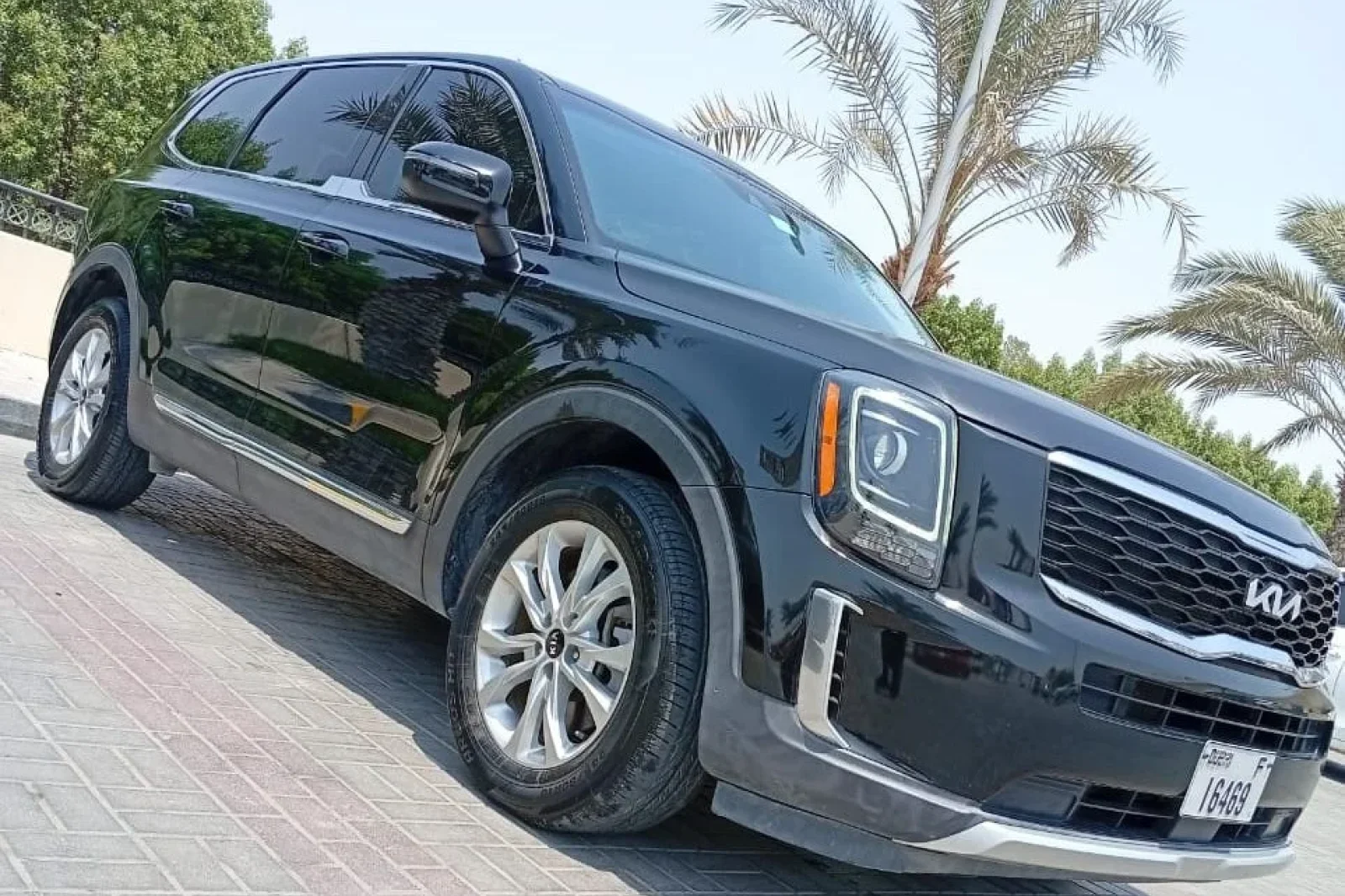 Rent Kia Telluride  Black 2021 in Dubai - 2 