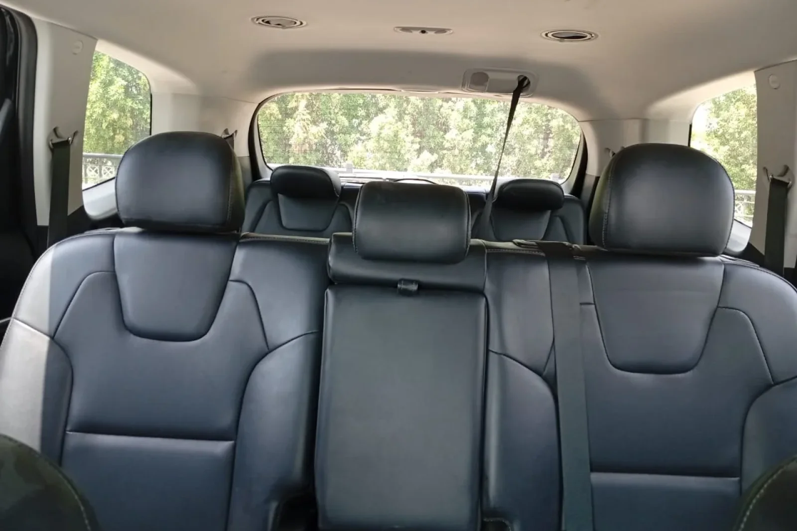 Rent Kia Telluride  Black 2021 in Dubai - 5 