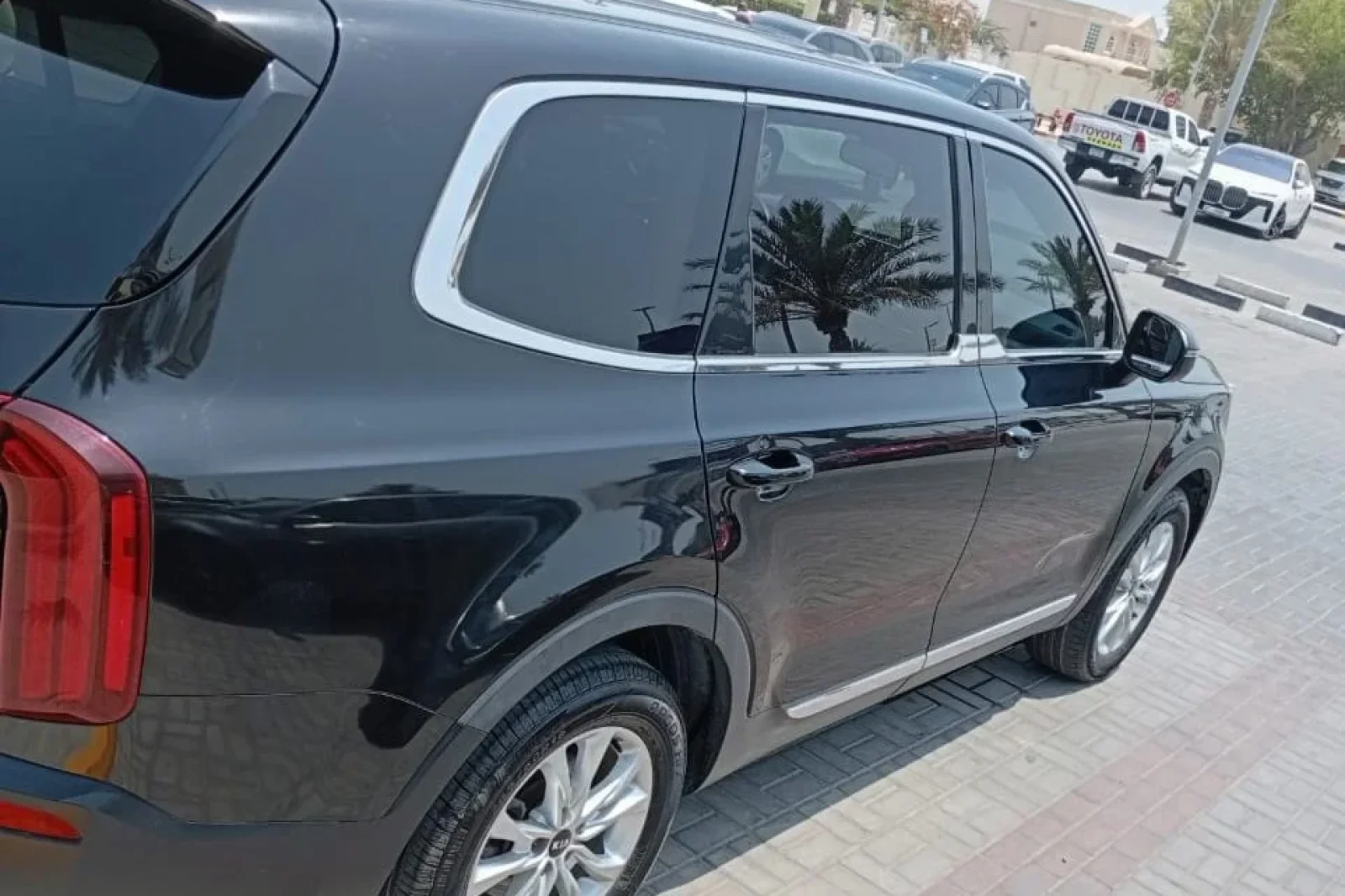 Rent Kia Telluride  Black 2021 in Dubai - 11 