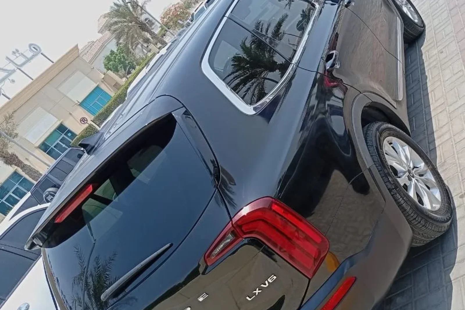 Rent Kia Telluride  Black 2021 in Dubai - 10 