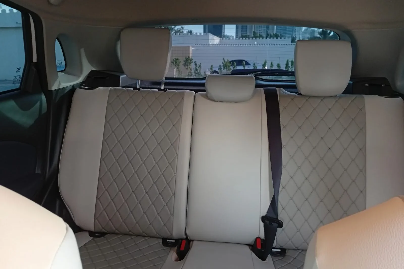 Kiralık Suzuki Baleno  Beyaz 2025 içinde Dubai - 6 