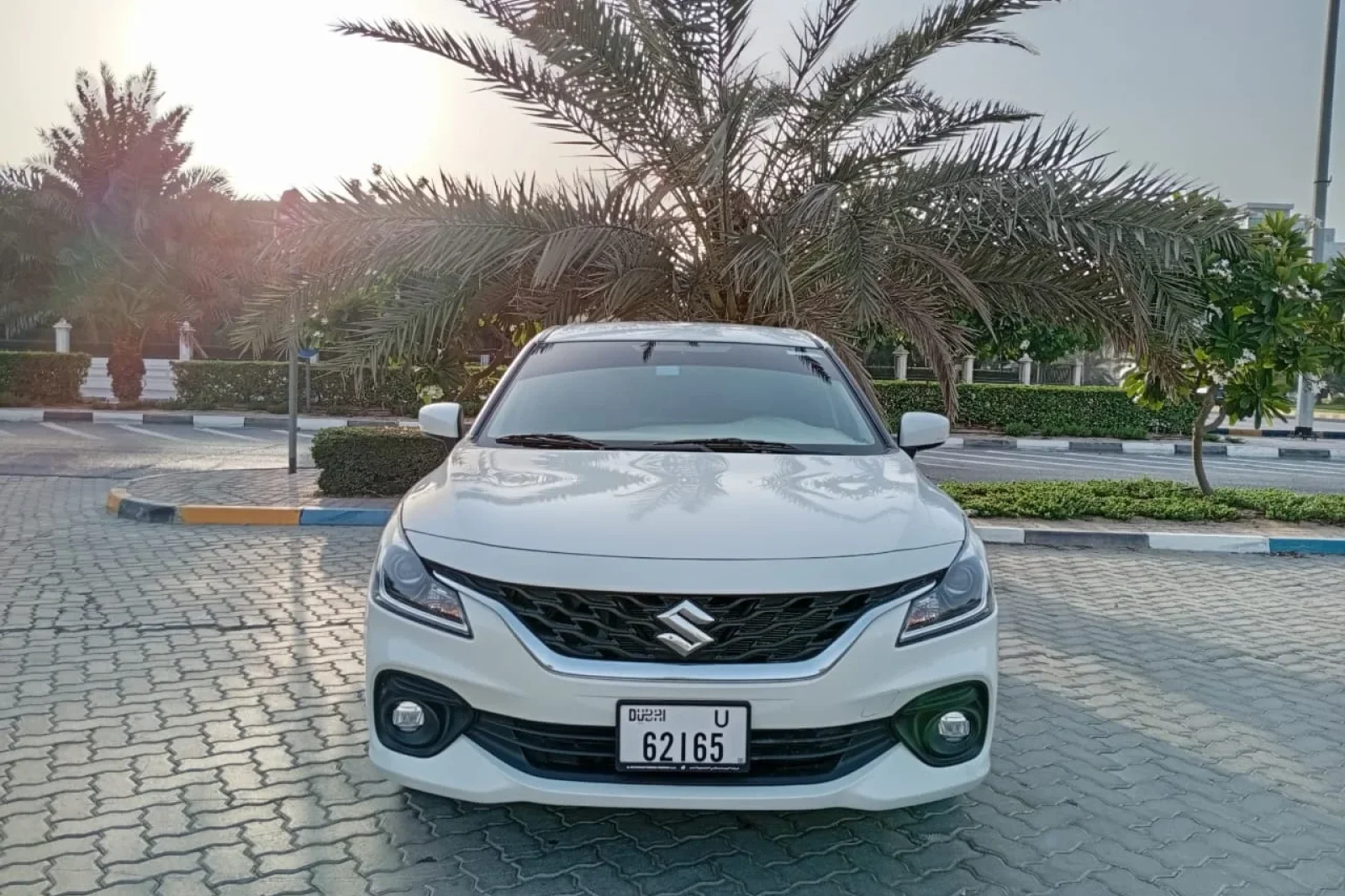 Kiralık Suzuki Baleno  Beyaz 2025 içinde Dubai - 2 