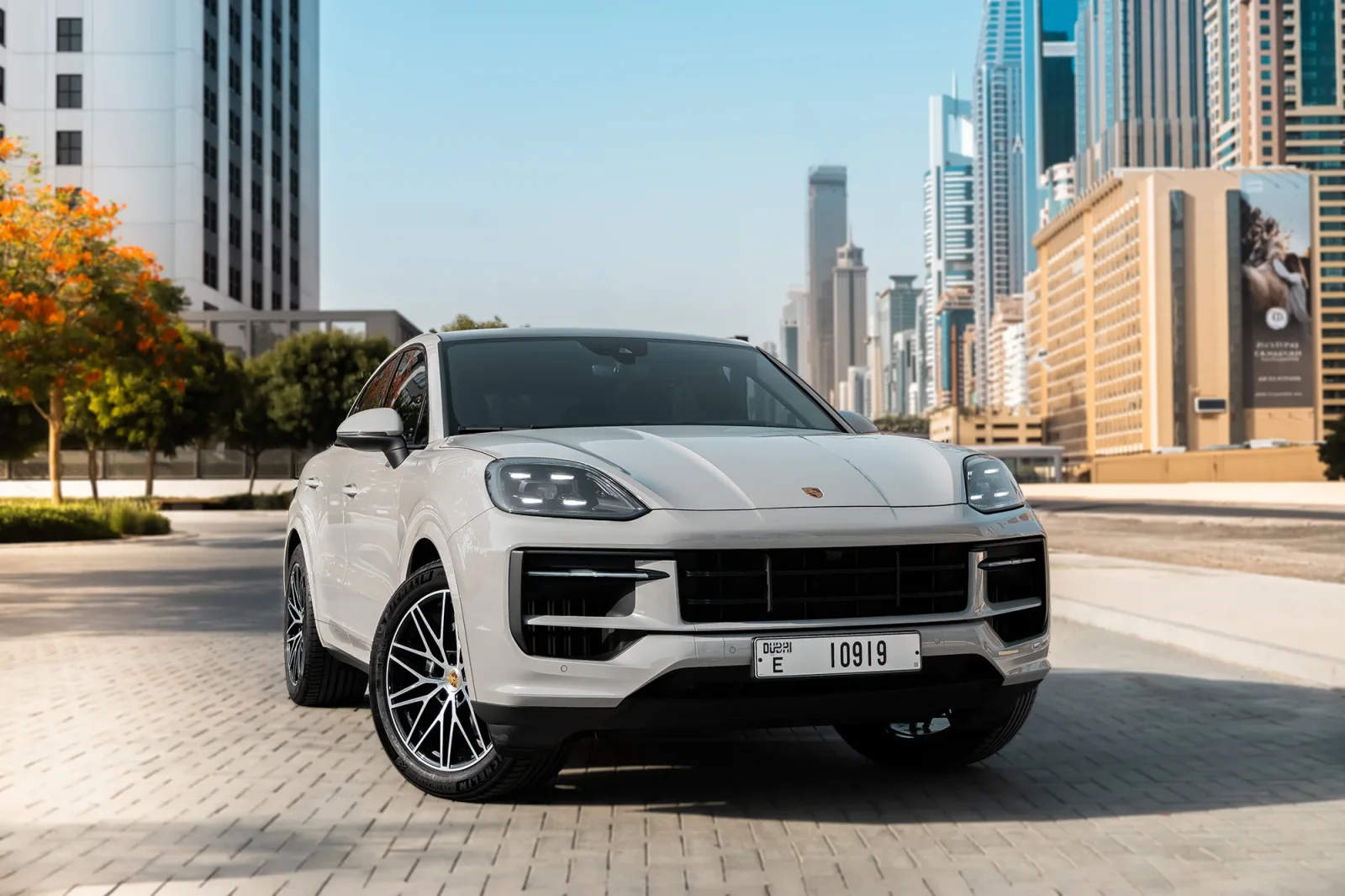 Loyer Porsche Cayenne Coupe  Gris 2024 en Dubai - 6 