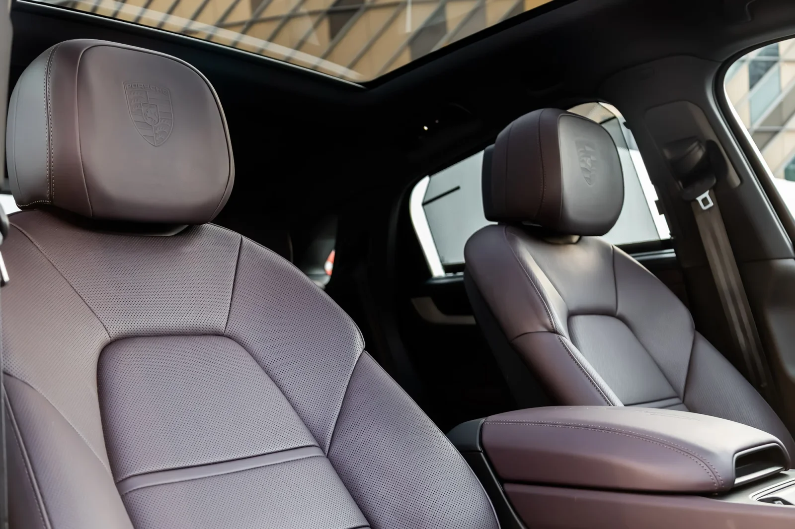 Loyer Porsche Cayenne Coupe  Gris 2024 en Dubai - 9 