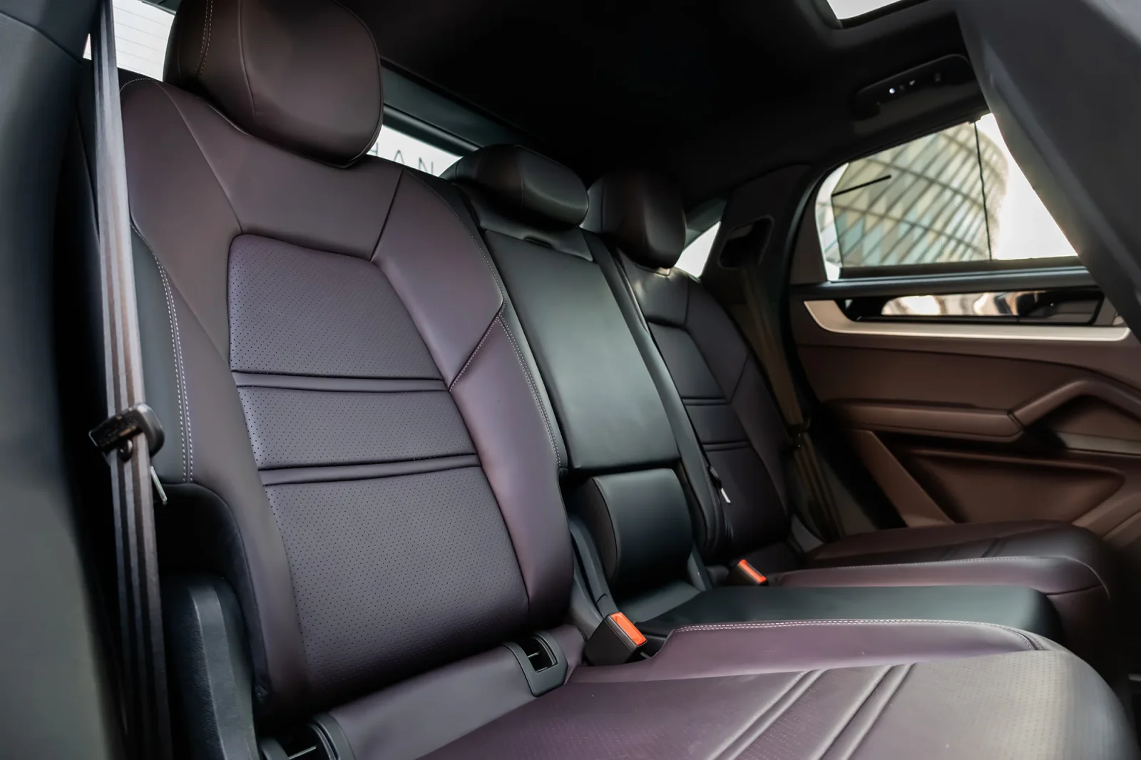 Loyer Porsche Cayenne Coupe  Gris 2024 en Dubai - 10 