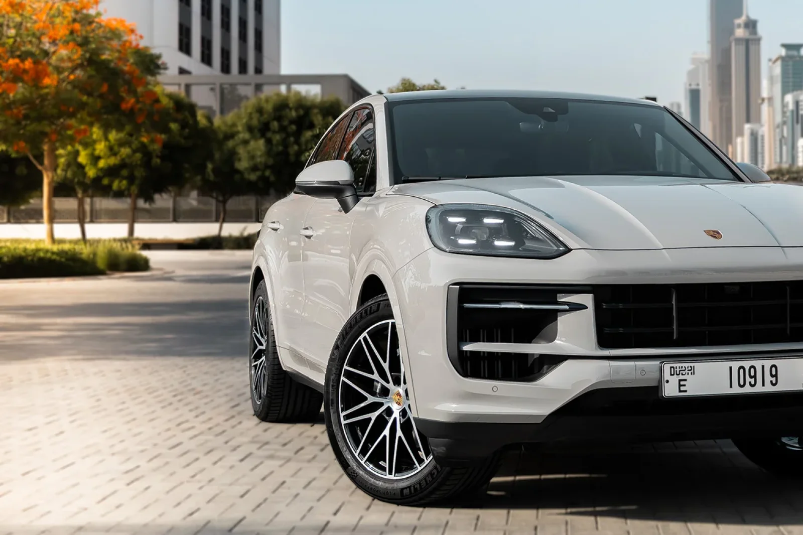 Loyer Porsche Cayenne Coupe  Gris 2024 en Dubai - 15 