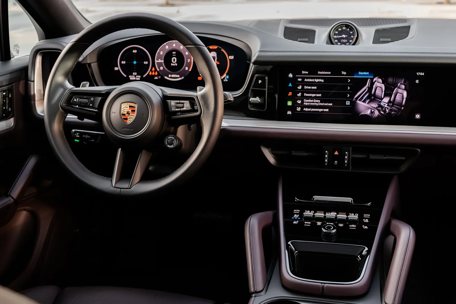 Loyer Porsche Cayenne Coupe  Gris 2024 en Dubai - 4 