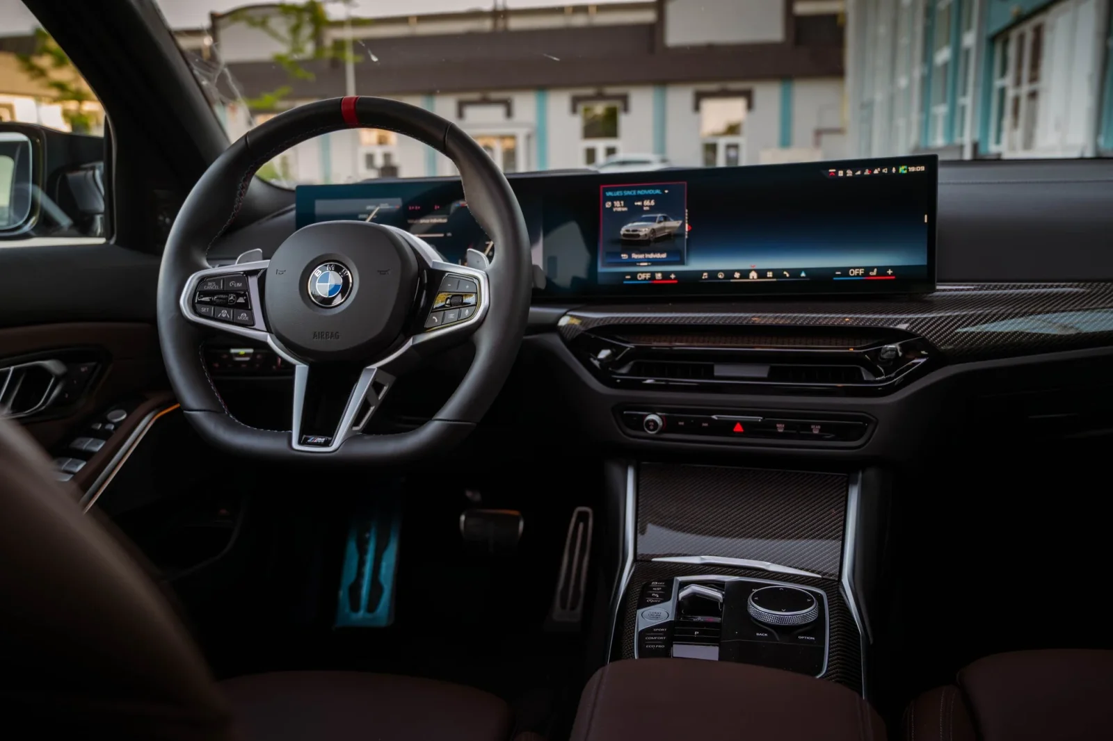 Alquiler BMW 3-Series M340i Gris 2025 en Dubái - 3 