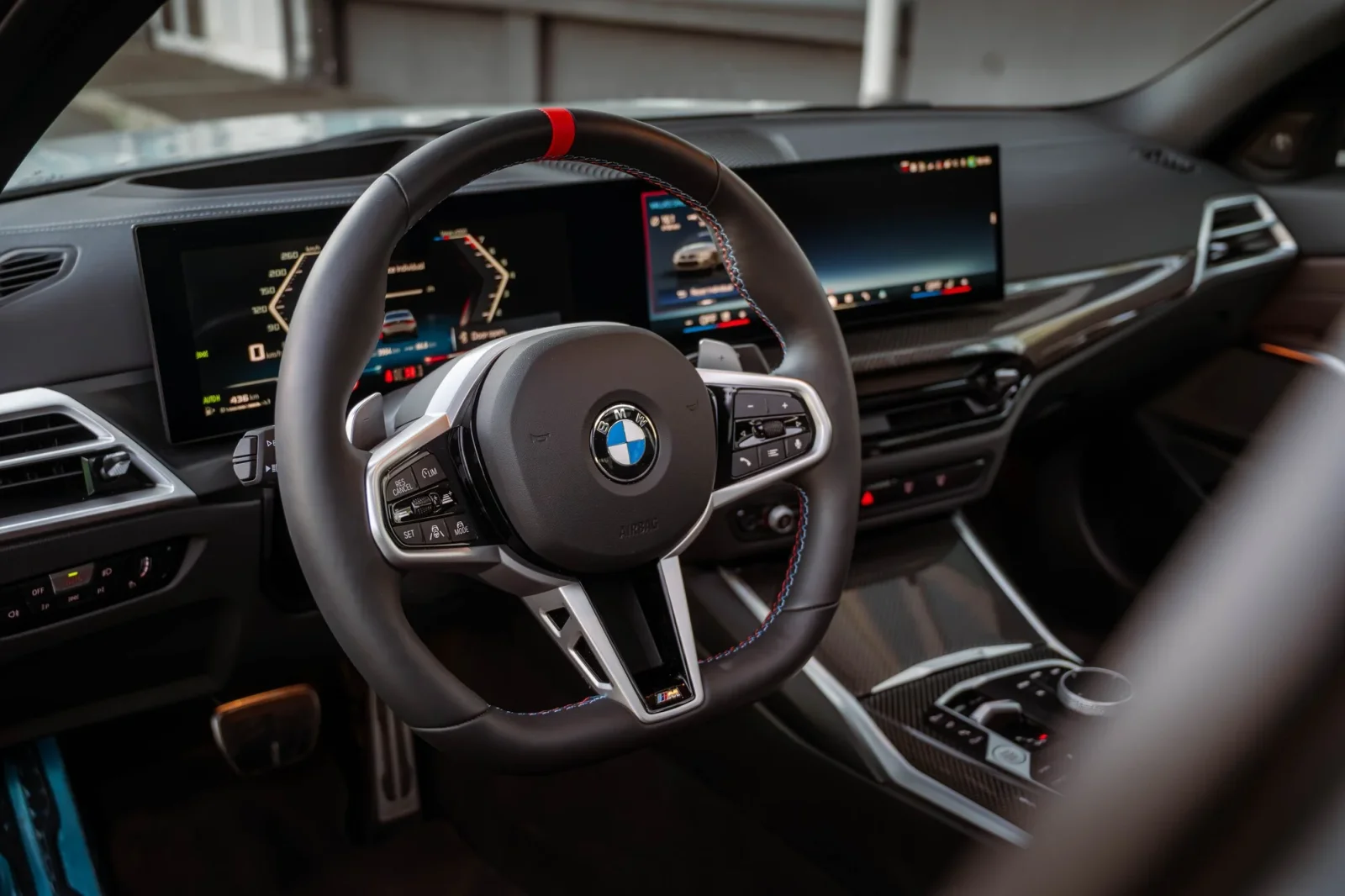 Alquiler BMW 3-Series M340i Gris 2025 en Dubái - 4 