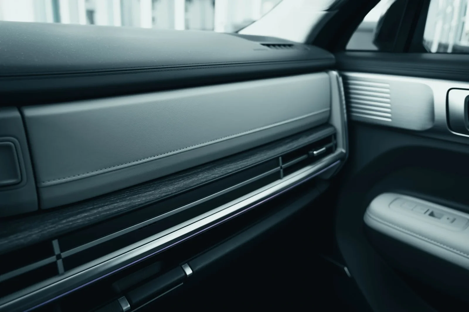 Kiralık Hyundai Santa Fe  Siyah 2025 içinde Dubai - 5 