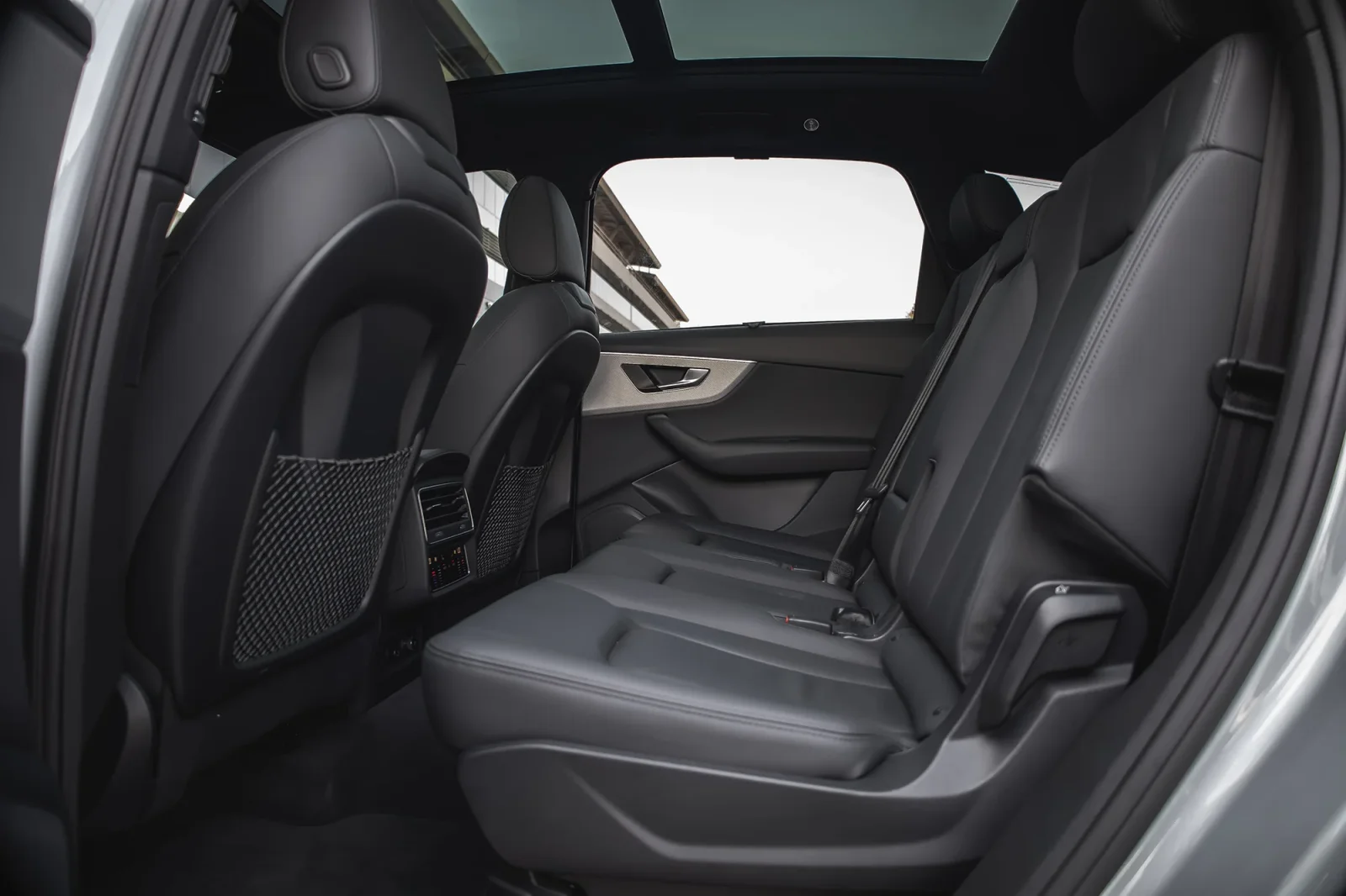 Rent Audi Q7  Silver 2023 in Dubai - 5 