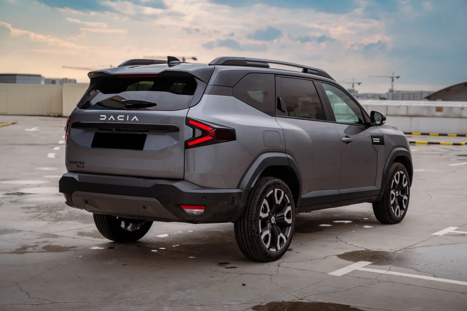 Kiralık Dacia Bigster  Gri 2025 içinde Dubai - 5 