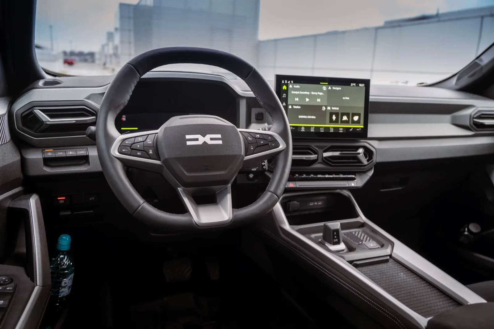 Kiralık Dacia Bigster  Gri 2025 içinde Dubai - 3 