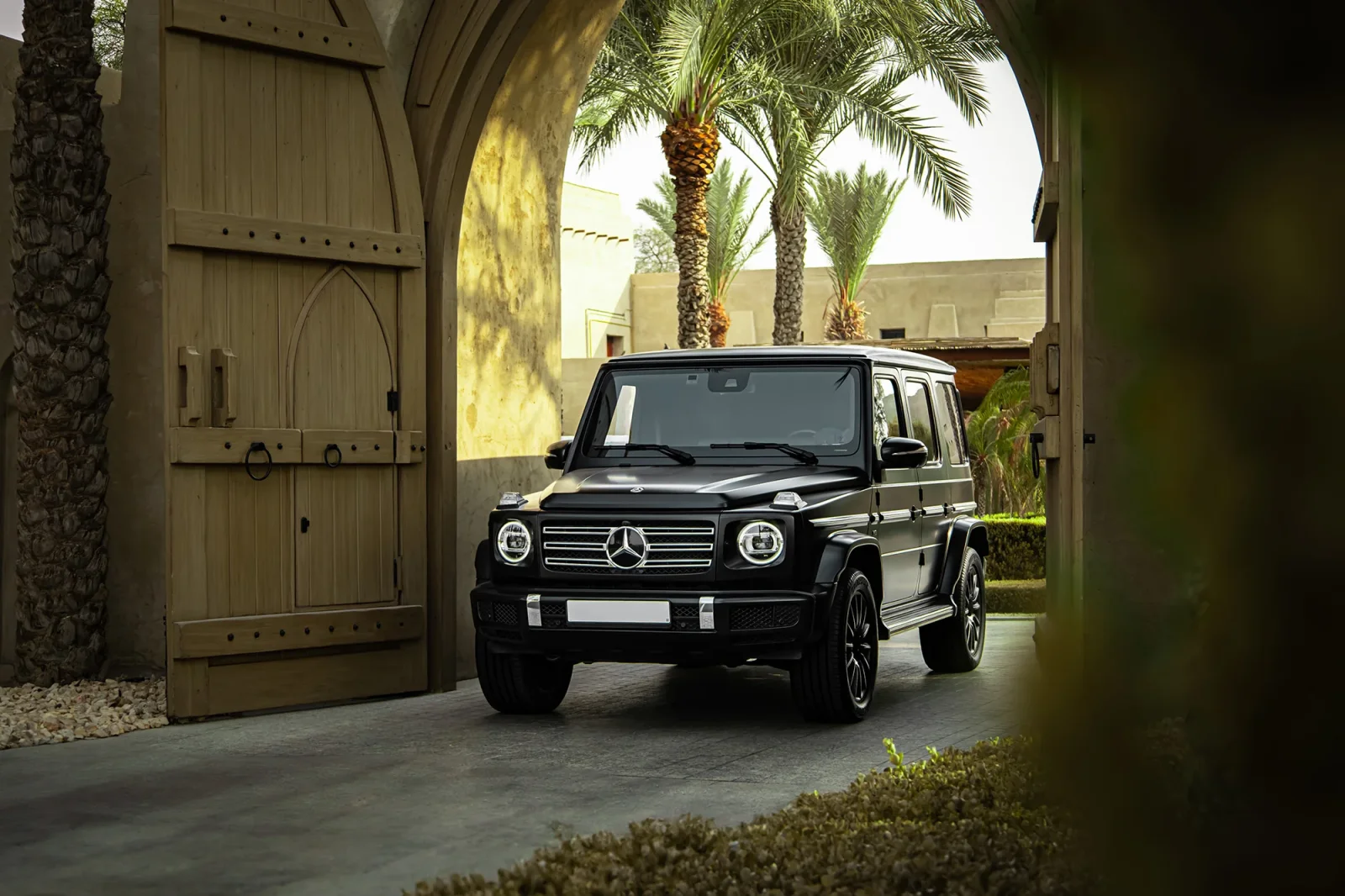 Huren Mercedes-Benz G-Class 550 Zwart 2021 in Dubai - 2 