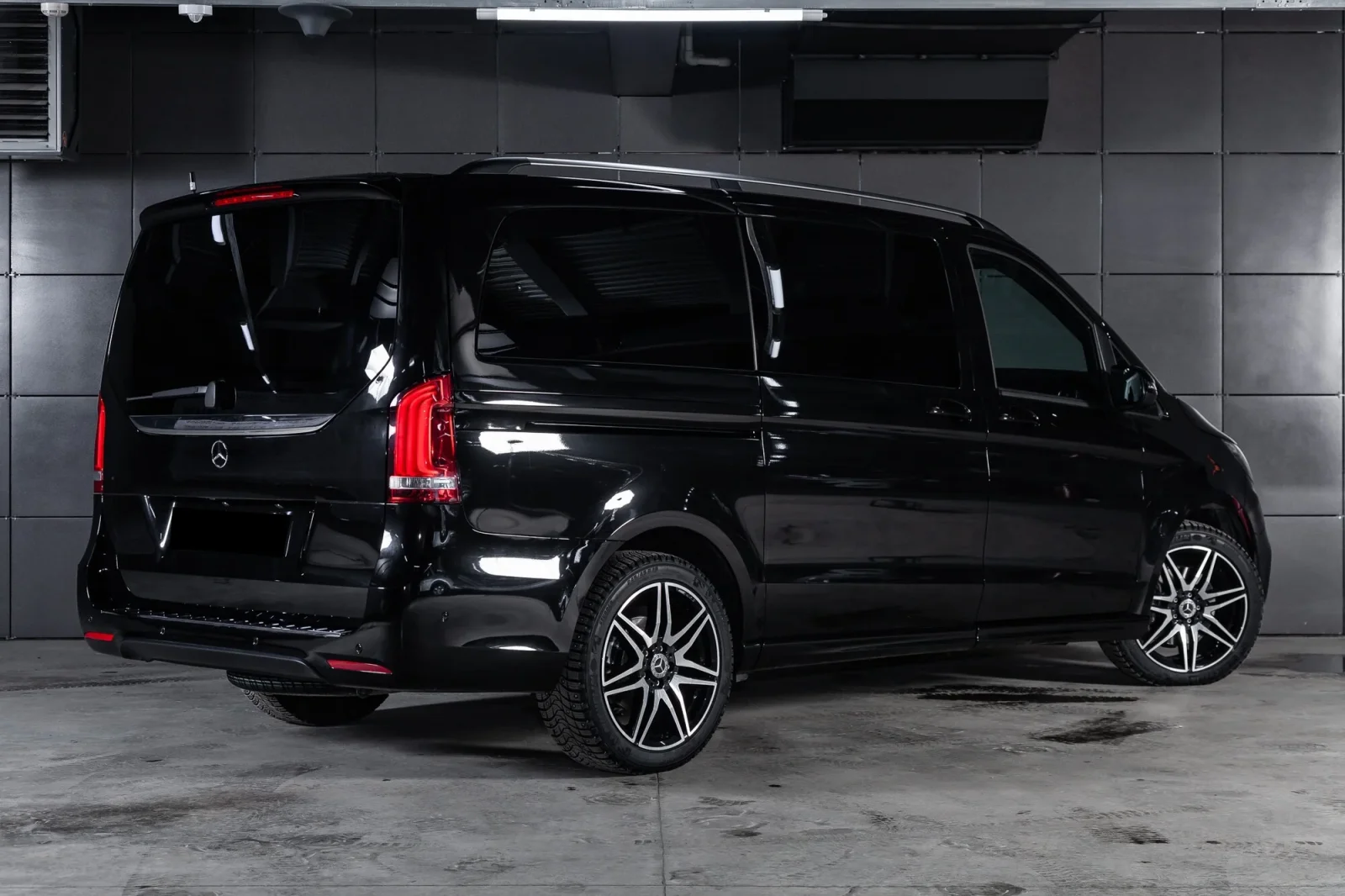 Affitto Mercedes-Benz V-Class 250 Nero 2022 in Dubai - 5 