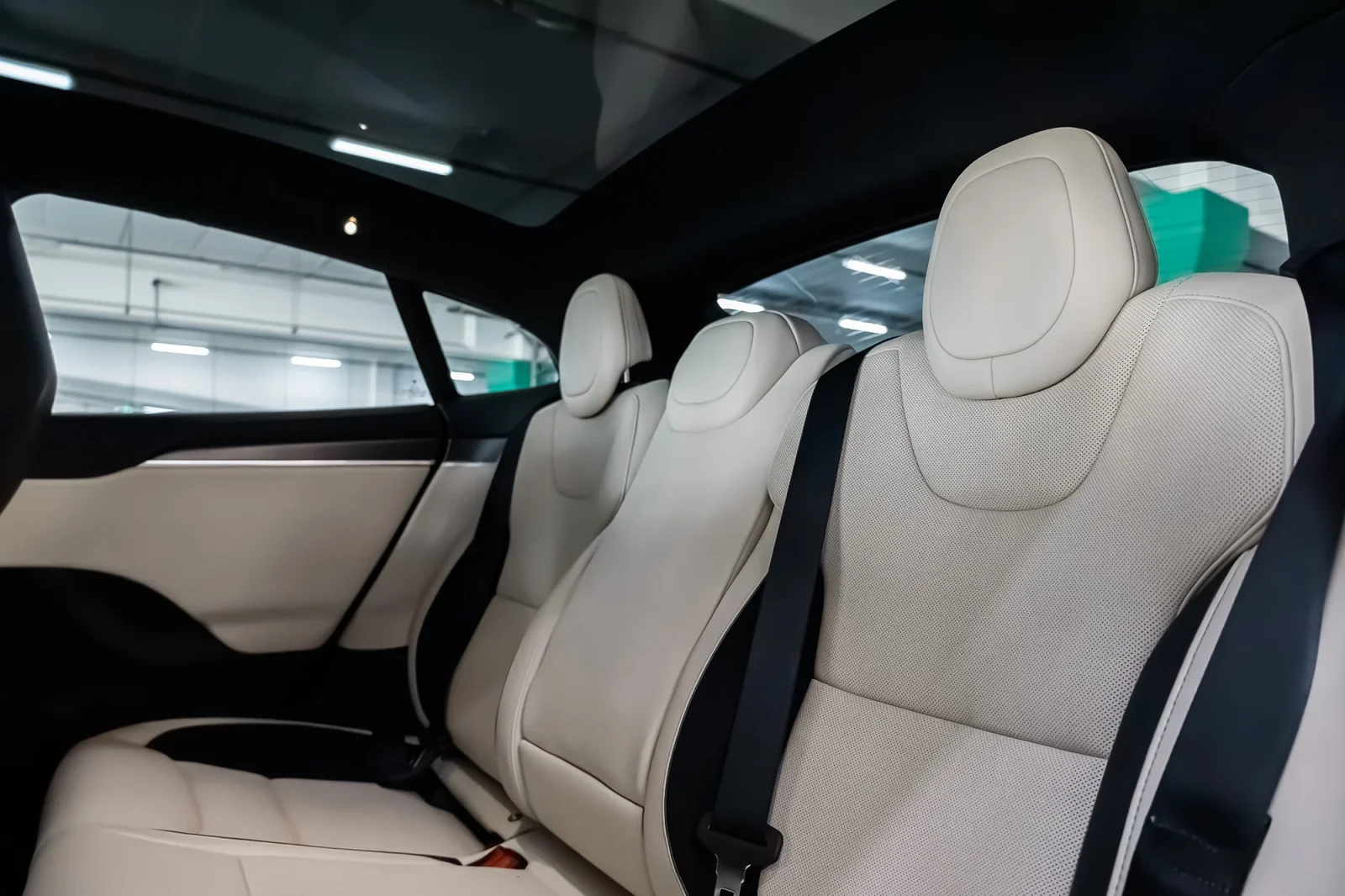 Аренда Tesla Model S Plaid Черный 2024 в Дубае