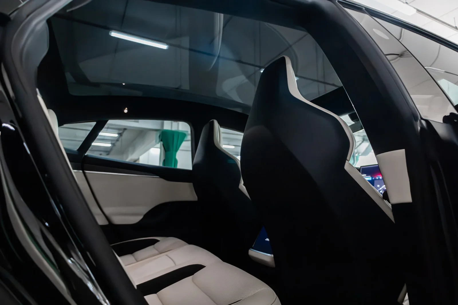 Аренда Tesla Model S Plaid Черный 2024 в Дубае