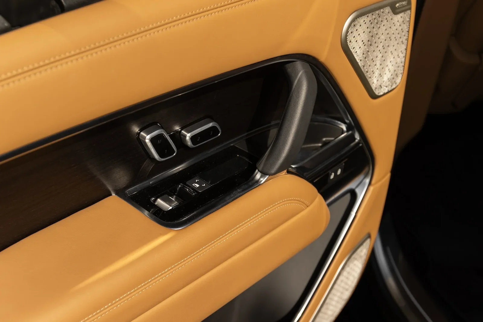 Huren Land Rover Range Rover Autobiography Groente 2023 in Dubai - 7 