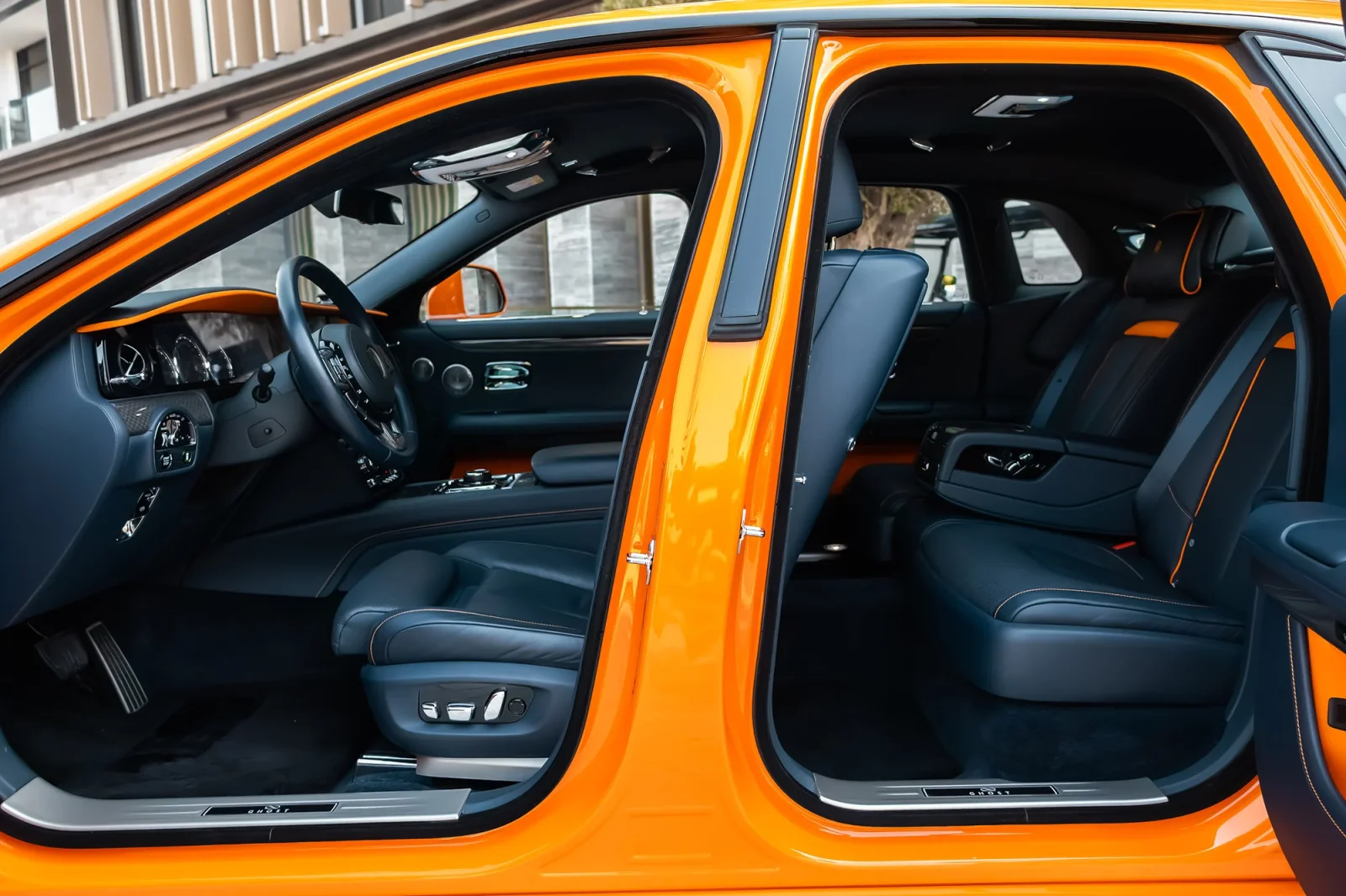 Аренда Rolls-Royce Ghost  Оранжевый 2023 в Дубае - 5 