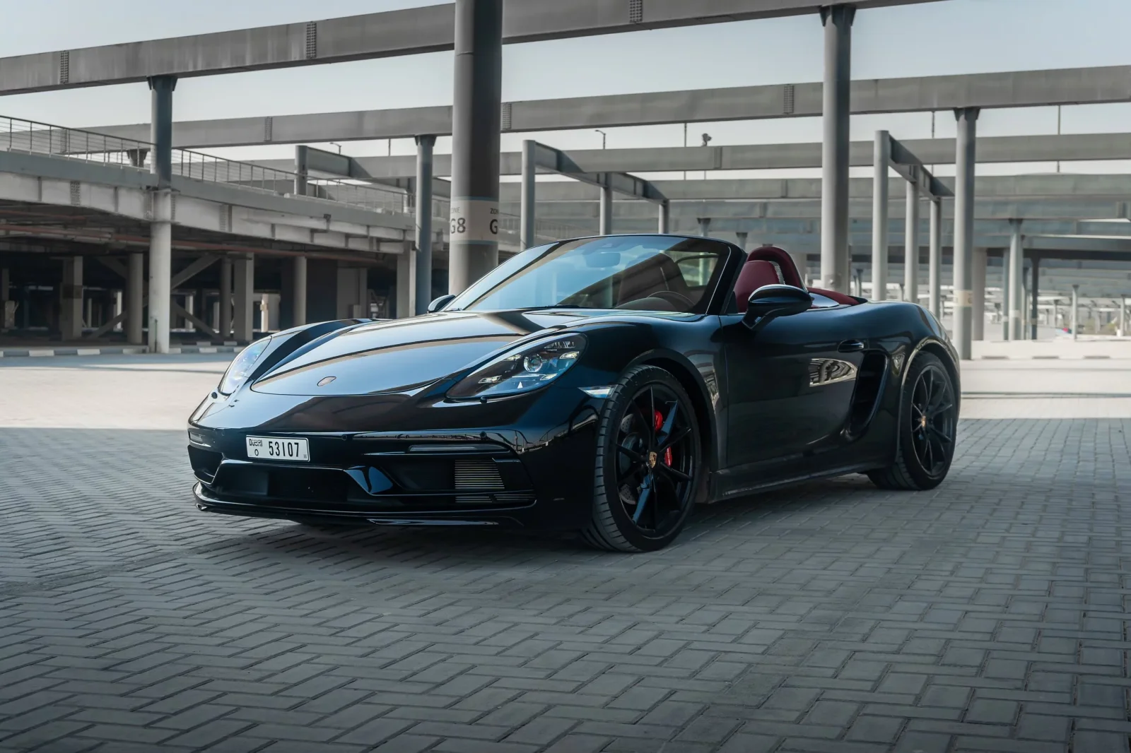 Alquiler Porsche Boxster GTS Negro 2018 en Dubái