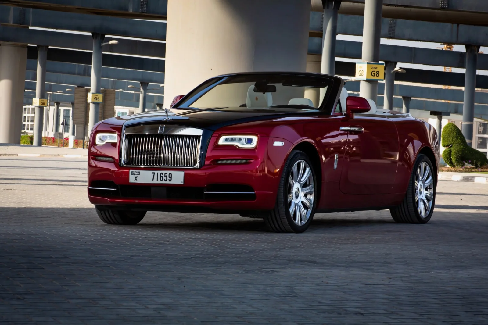 Miete Rolls-Royce Dawn  Rot 2016 in der Dubai