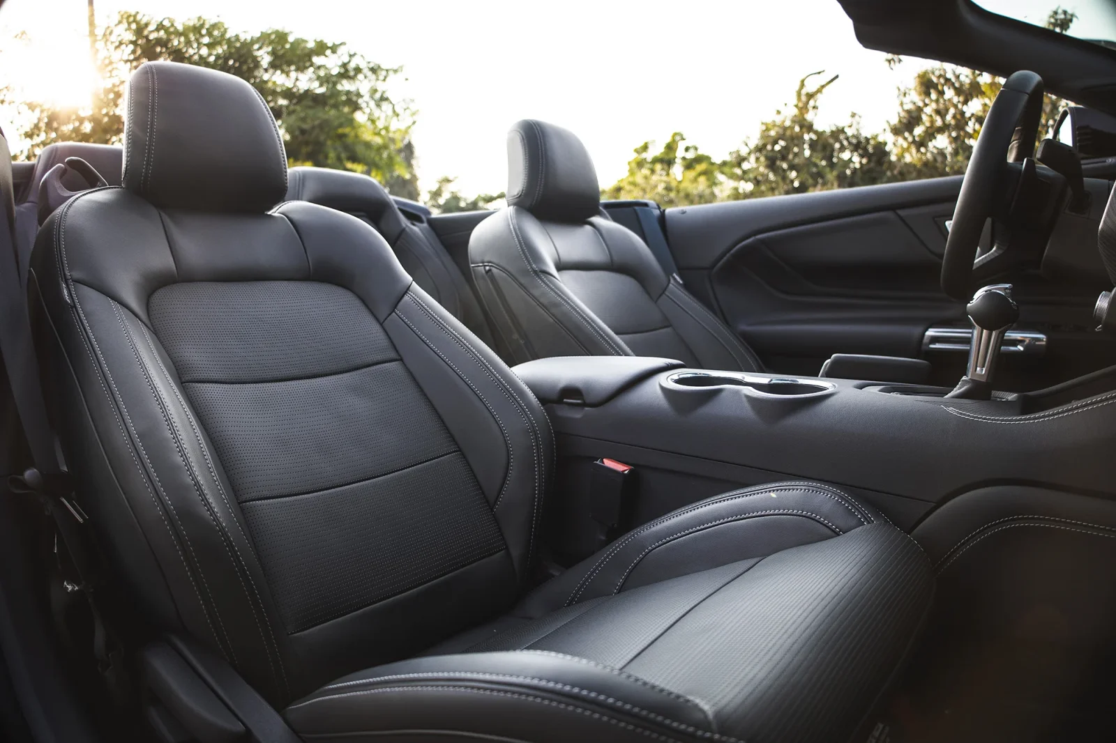 Alquiler Ford Mustang GT Gris 2024 en Dubái - 6 