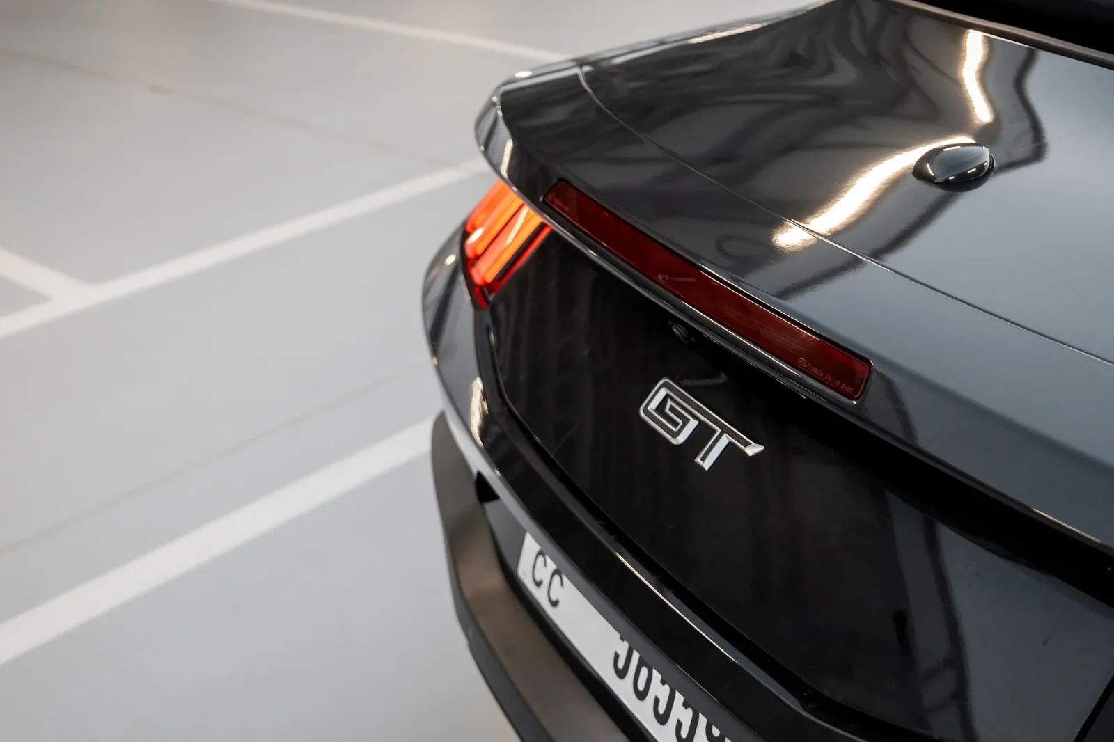 Alquiler Ford Mustang GT Gris 2024 en Dubái - 12 