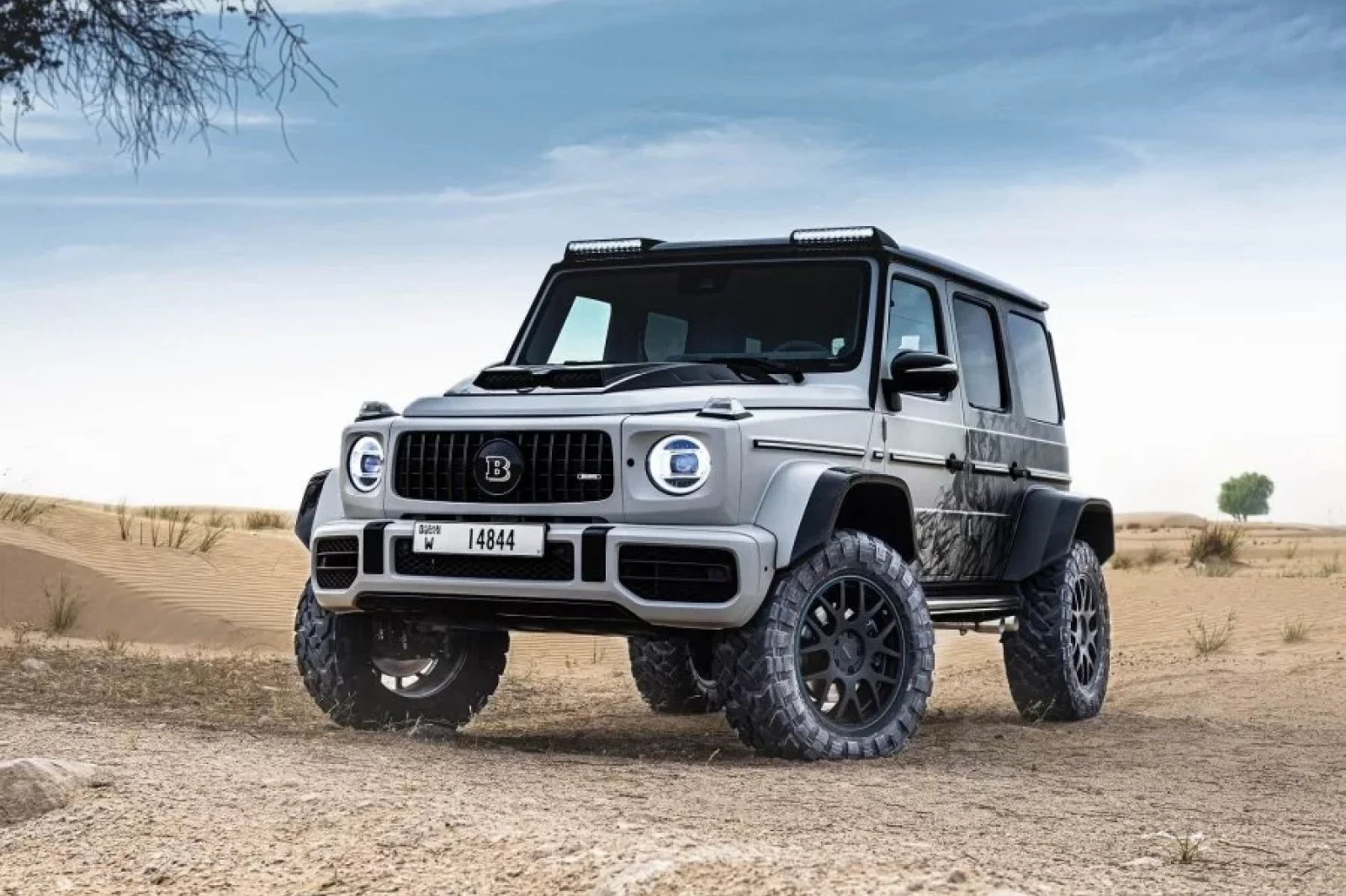 Kiralık Mercedes-Benz G-Class Brabus (G500) Gri 2021 içinde Dubai