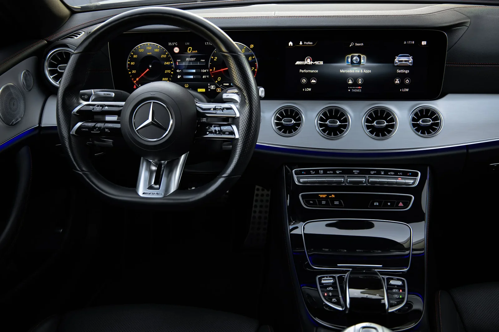 Huren Mercedes-Benz E-Class 53 AMG  Blauw 2022 in Dubai - 3 