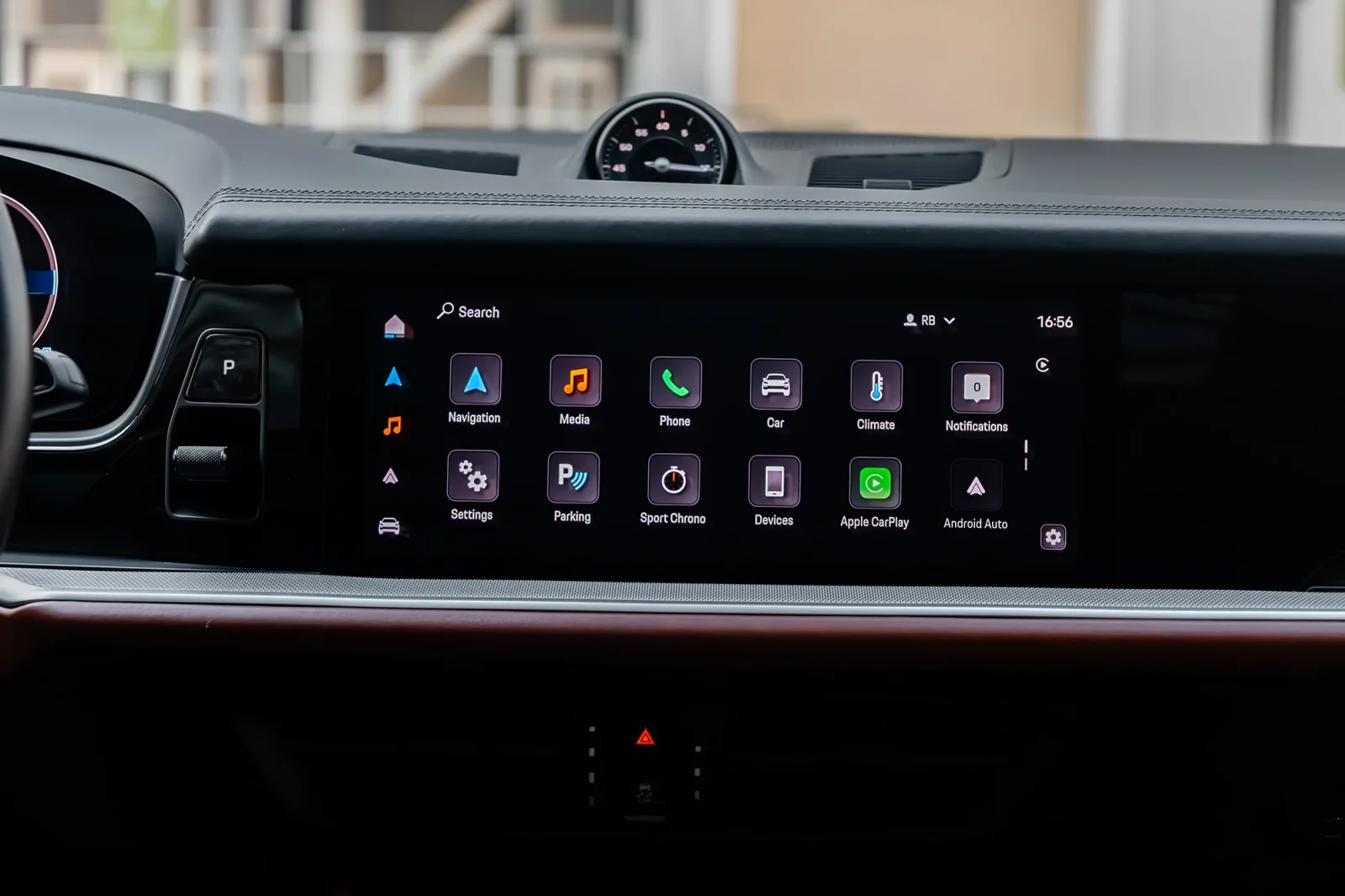 Alquiler Porsche Cayenne Coupe  Gris 2024 en Dubái - 6 