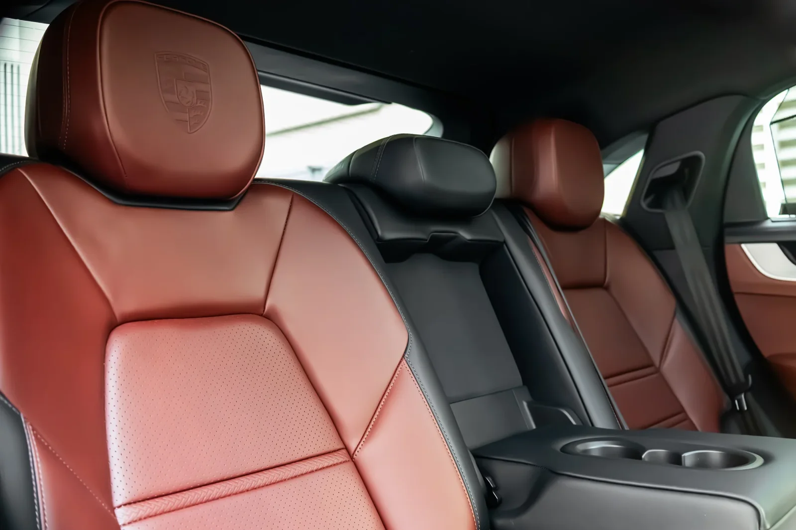 Alquiler Porsche Cayenne Coupe  Gris 2024 en Dubái - 8 