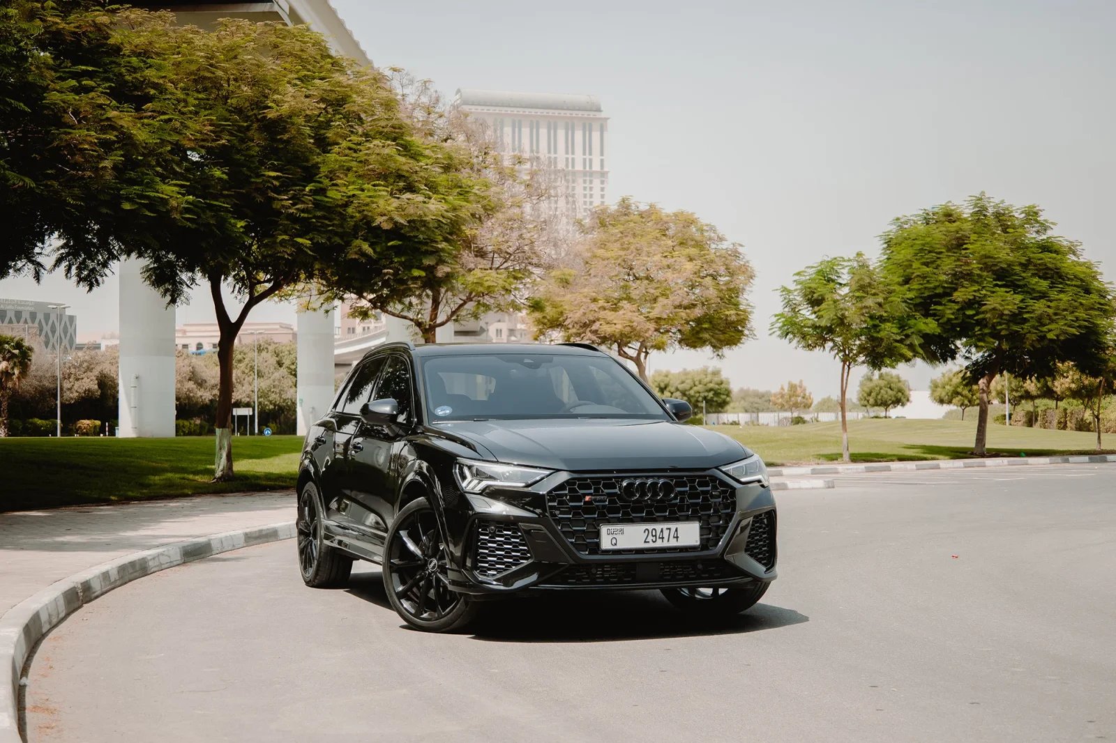Miete Audi Q3 RS Schwarz 2023 in der Dubai - 13 