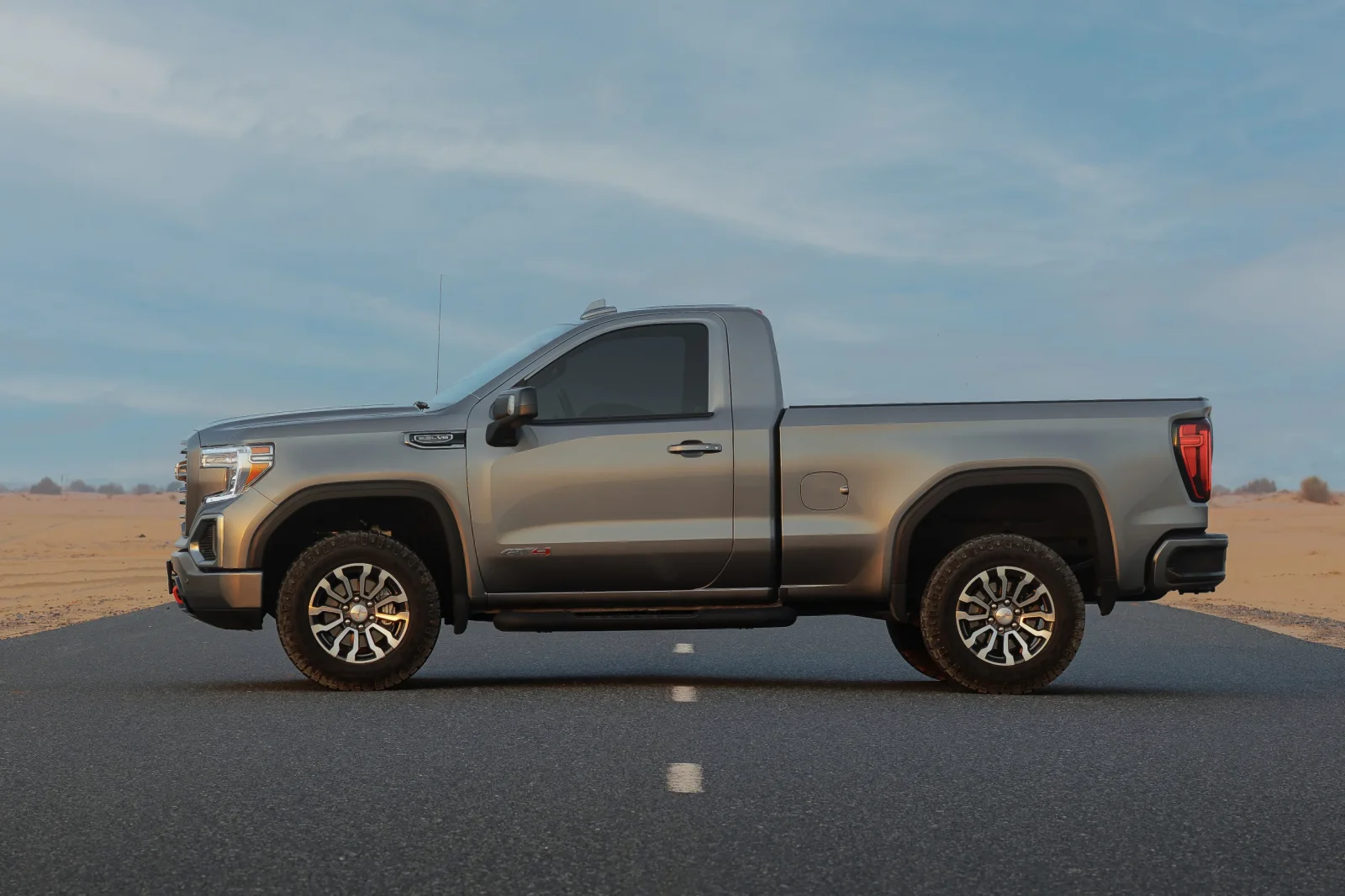 Аренда GMC Sierra 1500 Серый 2022 в Дубае