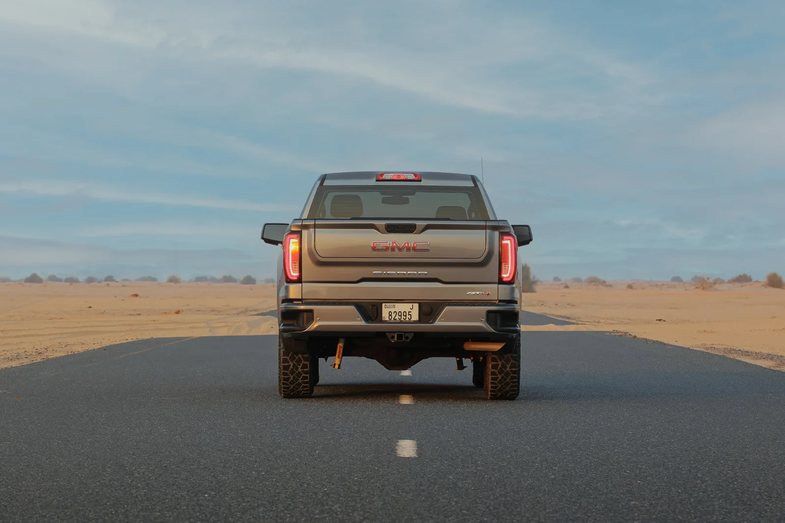 Аренда GMC Sierra 1500 Серый 2022 в Дубае