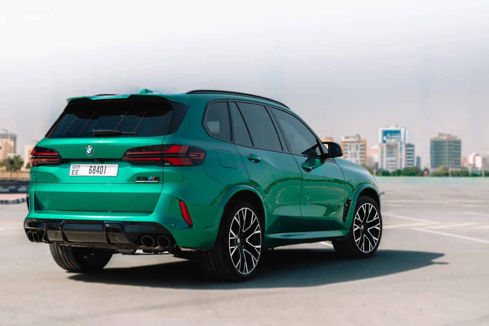 Affitto BMW X5 M Competition Verde 2024 in Dubai - 10 