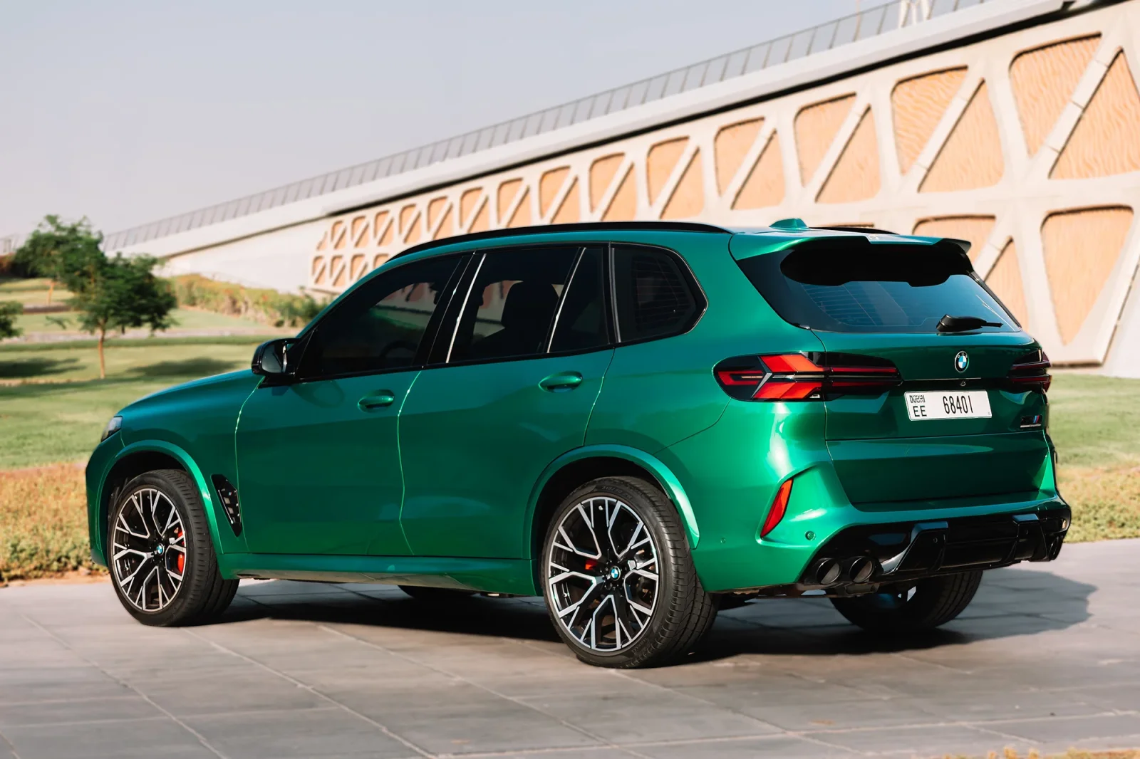 Affitto BMW X5 M Competition Verde 2024 in Dubai - 12 
