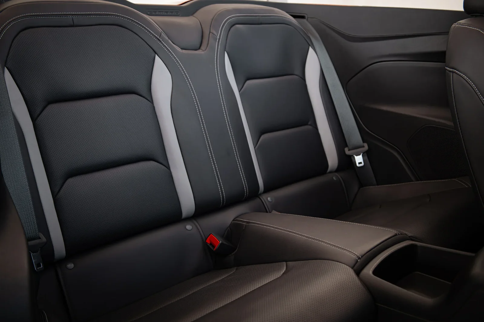 Аренда Chevrolet Camaro  Красный 2023 в Дубае - 10 