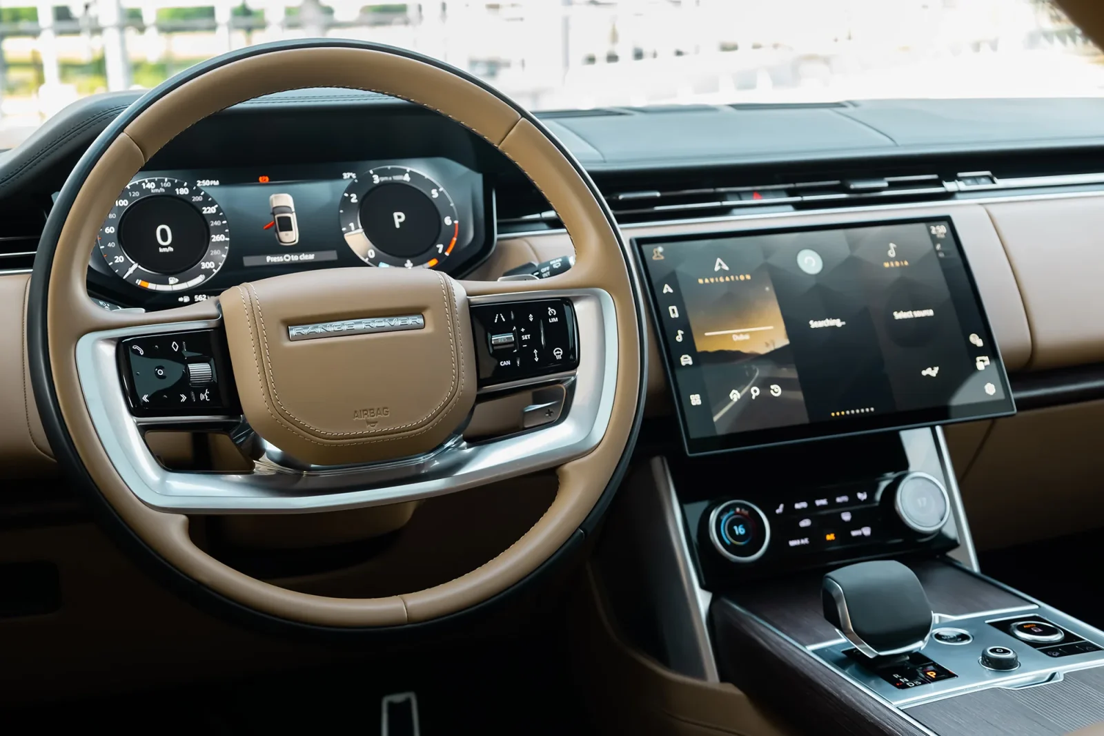 Alquiler Land Rover Range Rover Autobiography V8 Negro 2023 en Dubái