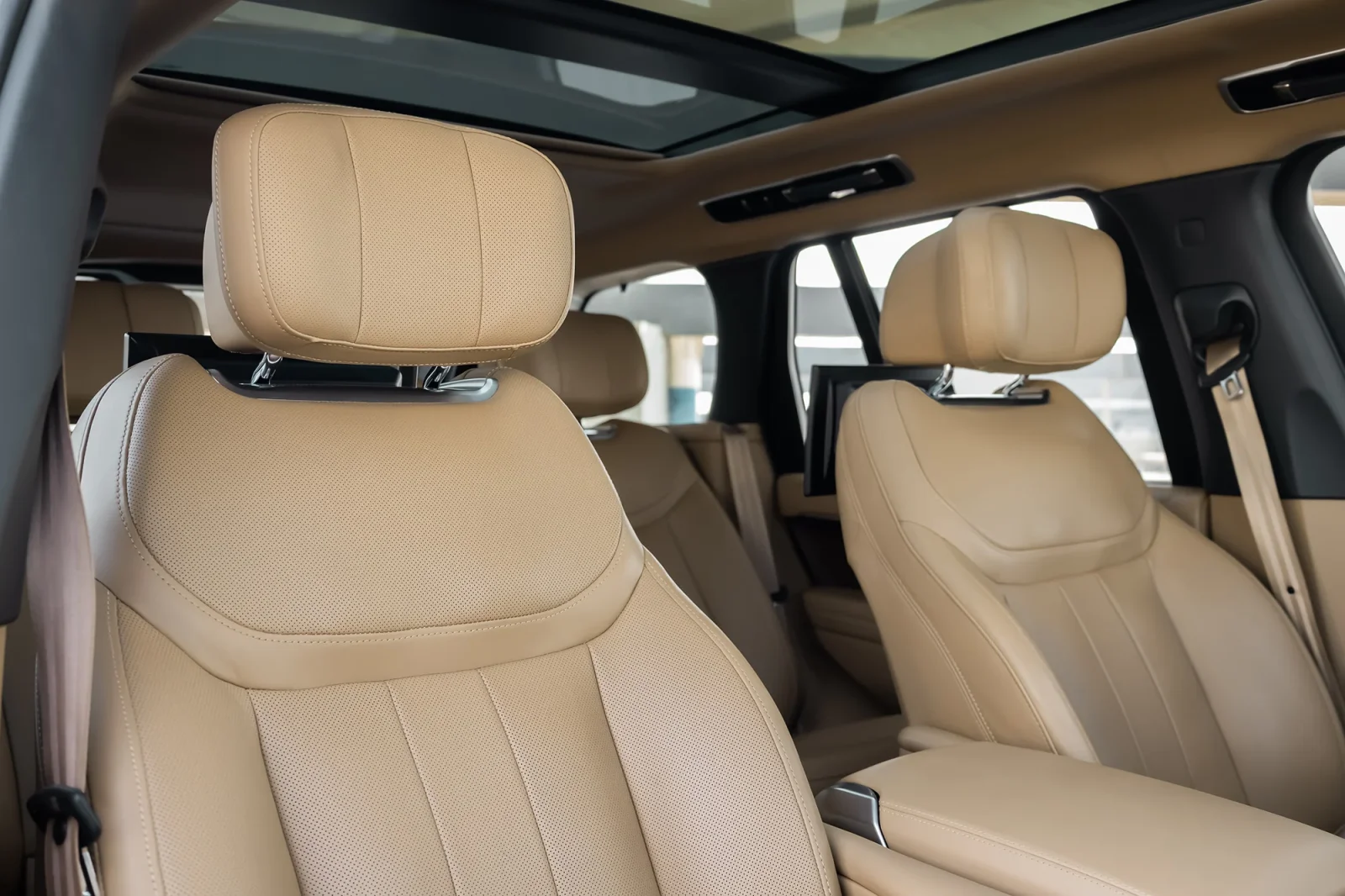 Alquiler Land Rover Range Rover Autobiography V8 Negro 2023 en Dubái