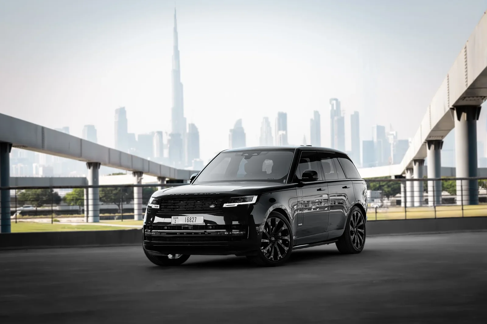 Alquiler Land Rover Range Rover Autobiography V8 Negro 2023 en Dubái
