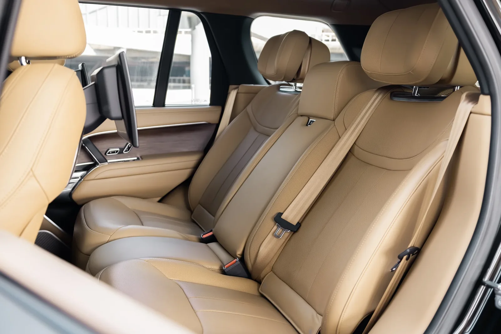 Alquiler Land Rover Range Rover Autobiography V8 Negro 2023 en Dubái