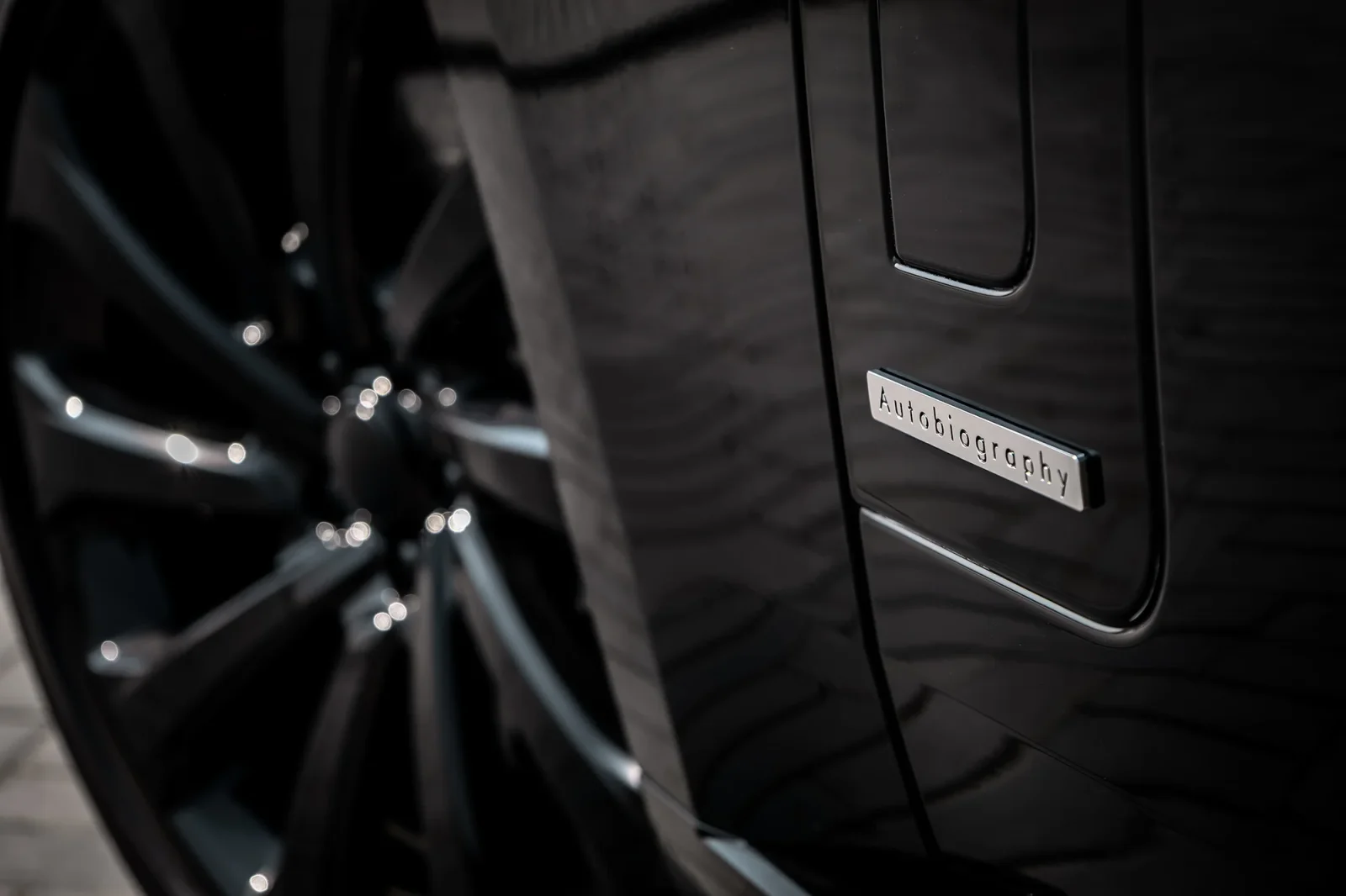 Alquiler Land Rover Range Rover Autobiography V8 Negro 2023 en Dubái