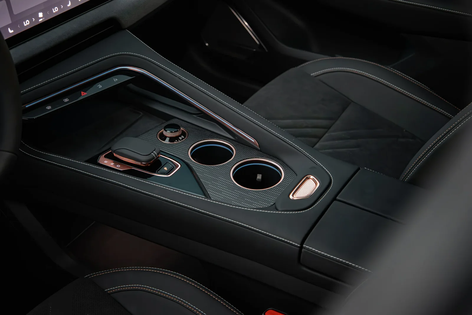 Alquiler Zeekr 1  Negro 2025 en Dubái - 15 