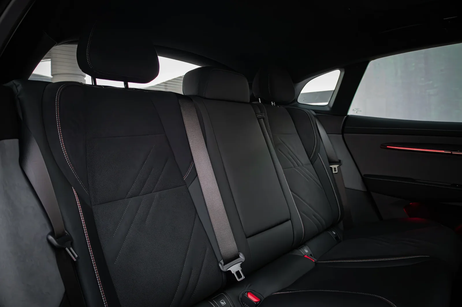 Alquiler Zeekr 1  Negro 2025 en Dubái - 7 