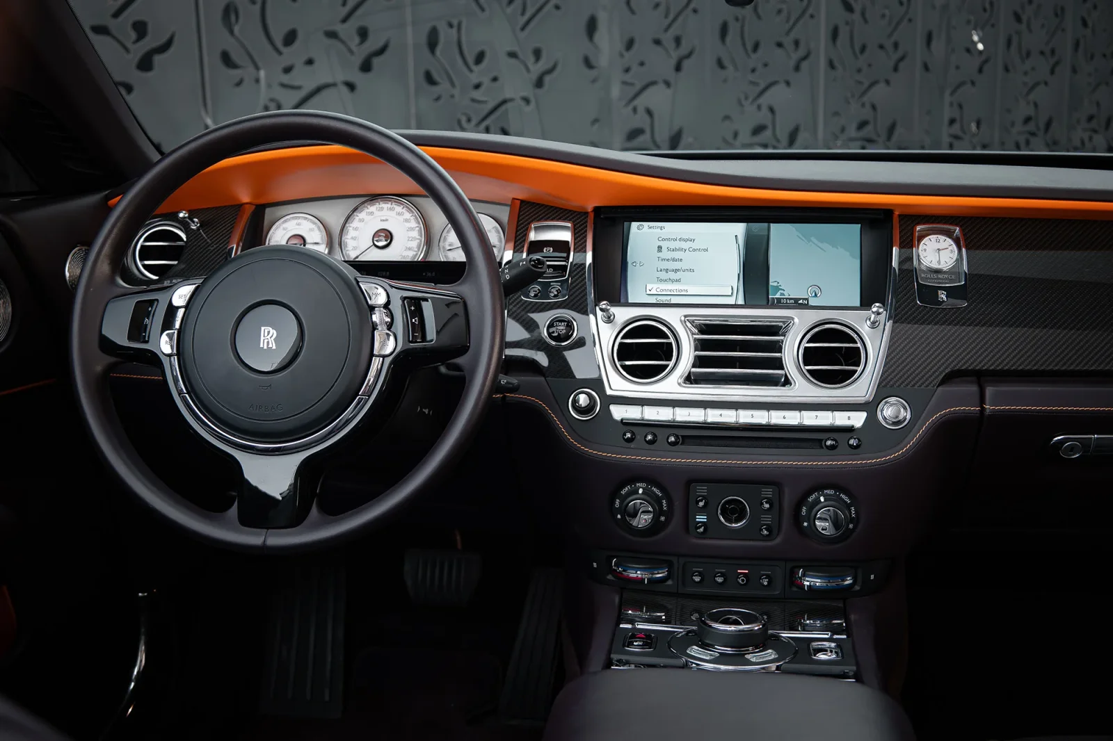 Kiralık Rolls-Royce Dawn  Gri 2022 içinde Dubai - 8 