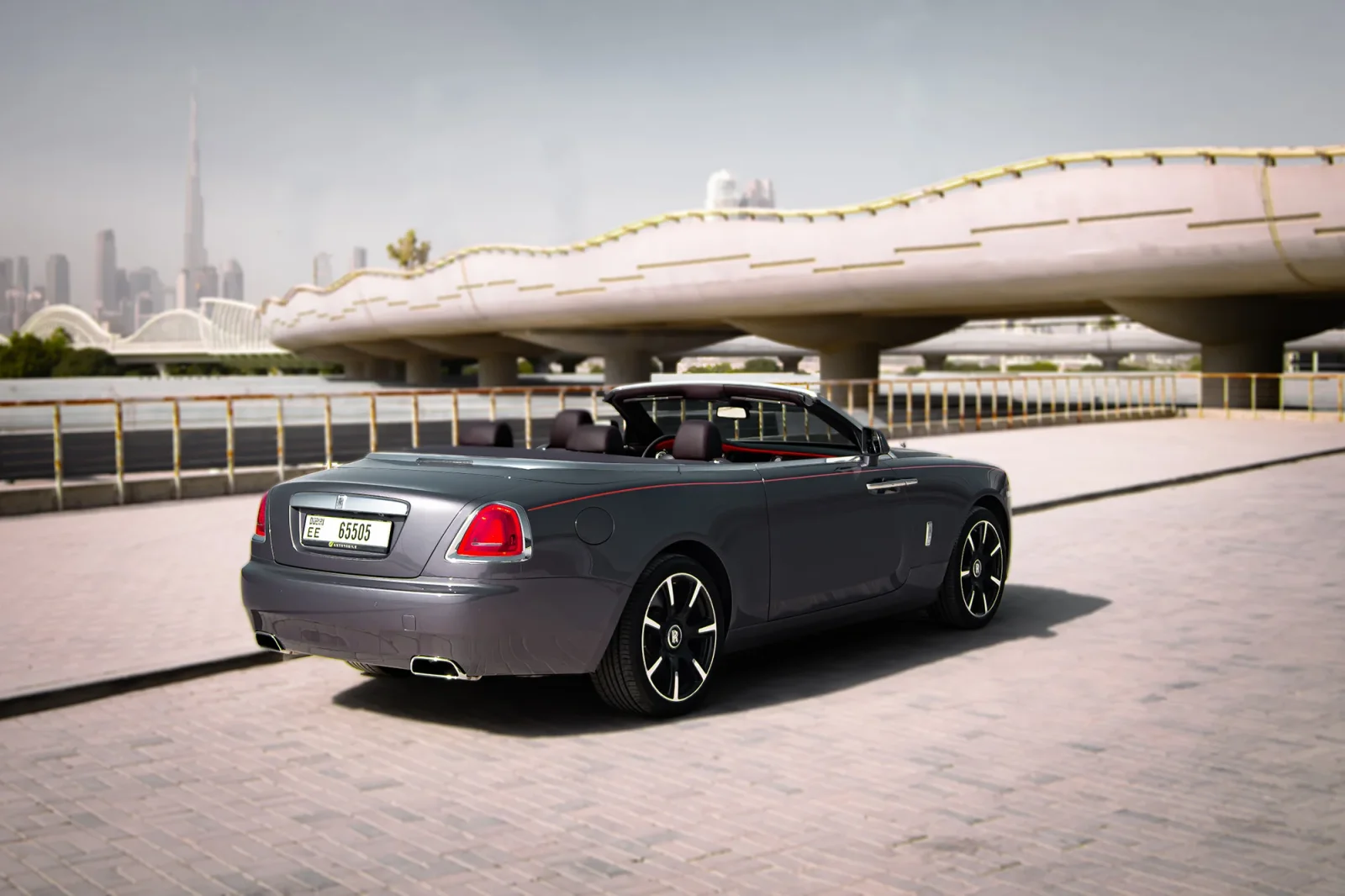 Kiralık Rolls-Royce Dawn  Gri 2022 içinde Dubai - 14 