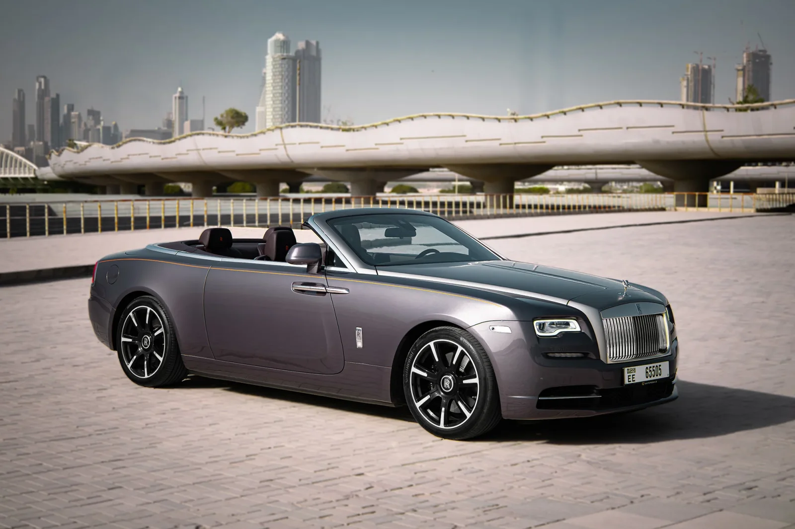 Kiralık Rolls-Royce Dawn  Gri 2022 içinde Dubai - 11 