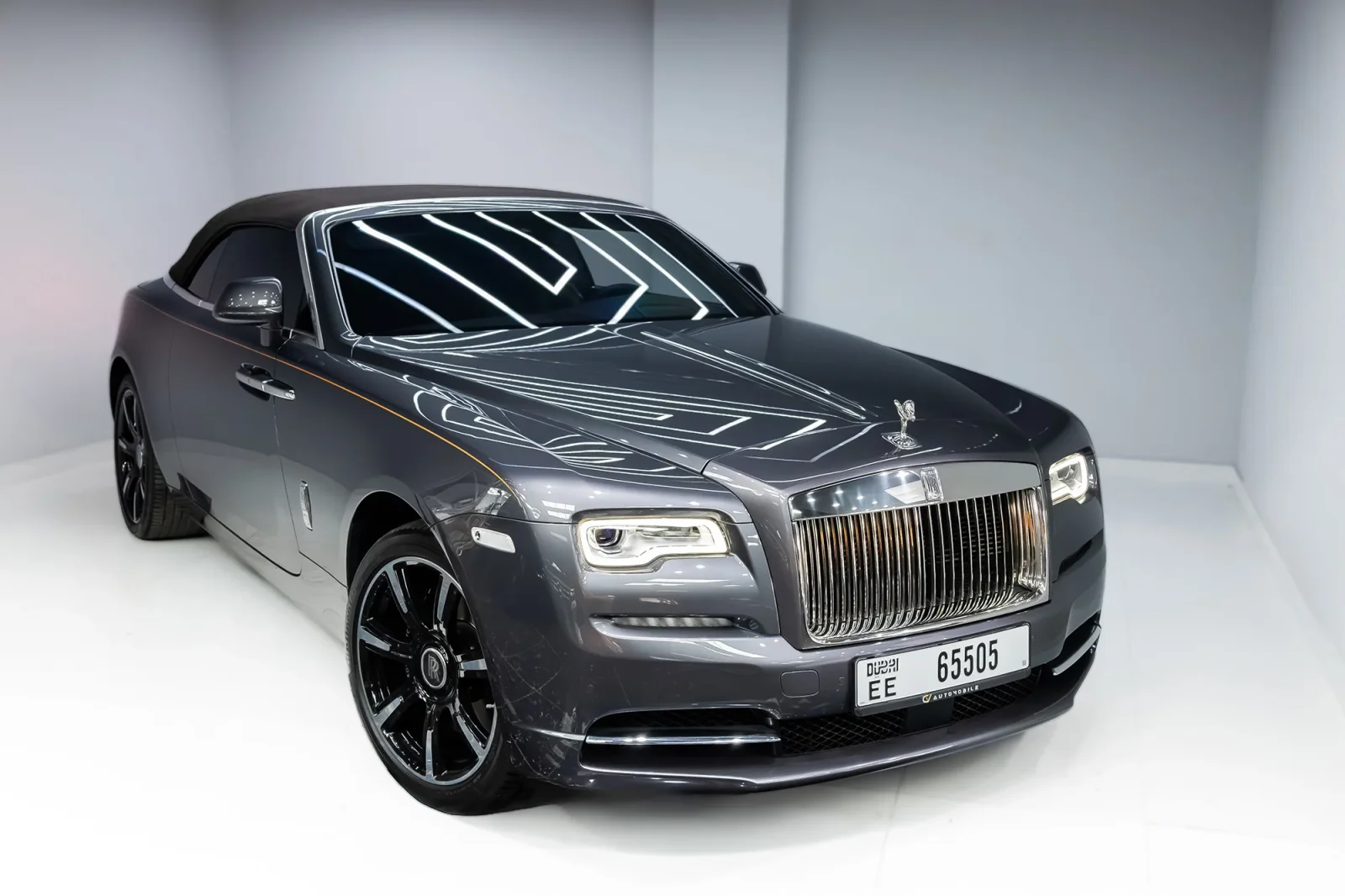 Miete Rolls-Royce Dawn  Grau 2022 in der Dubai