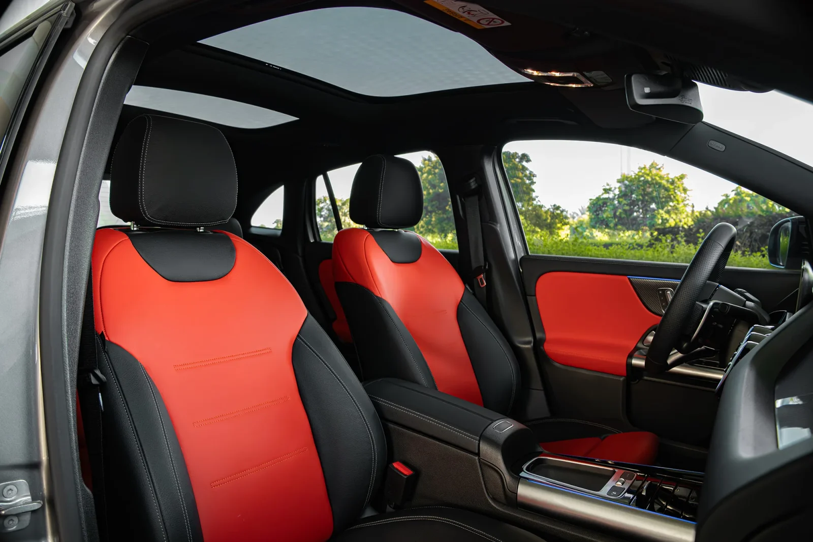 Alquiler Mercedes-Benz GLA-Class 35 AMG Gris 2025 en Dubái - 5 