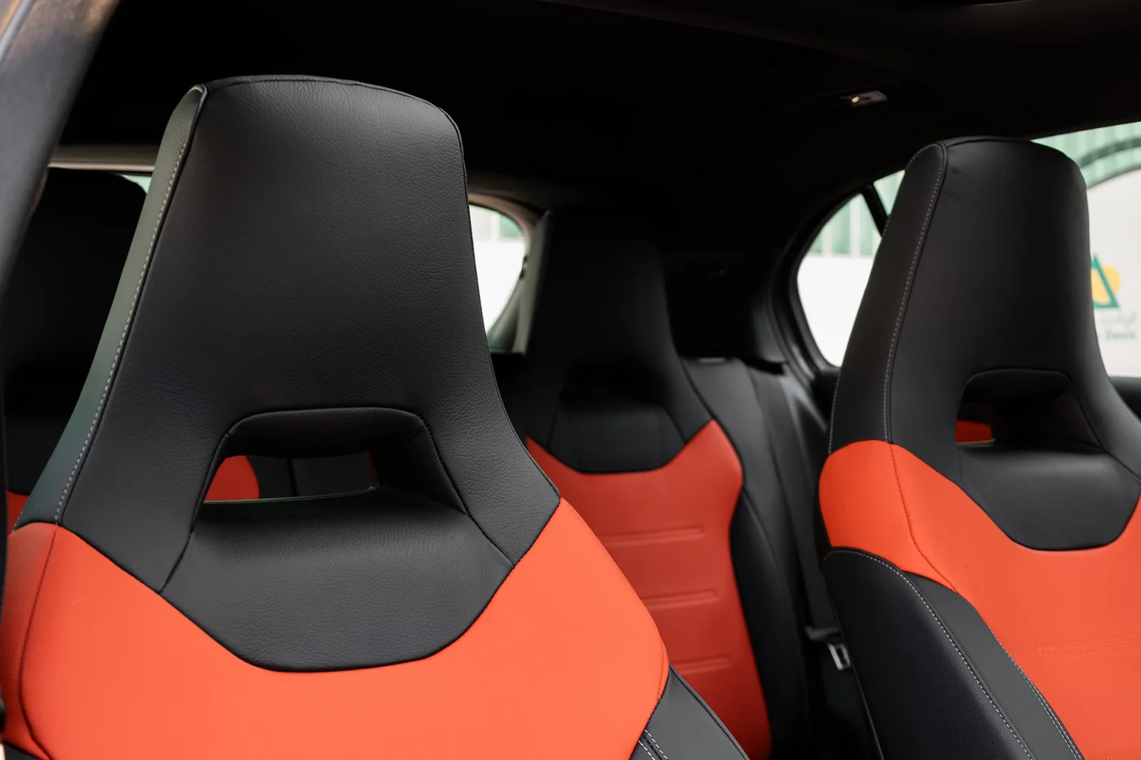 Loyer Mercedes-Benz A-Class 35 AMG Gris 2025 en Dubai - 9 